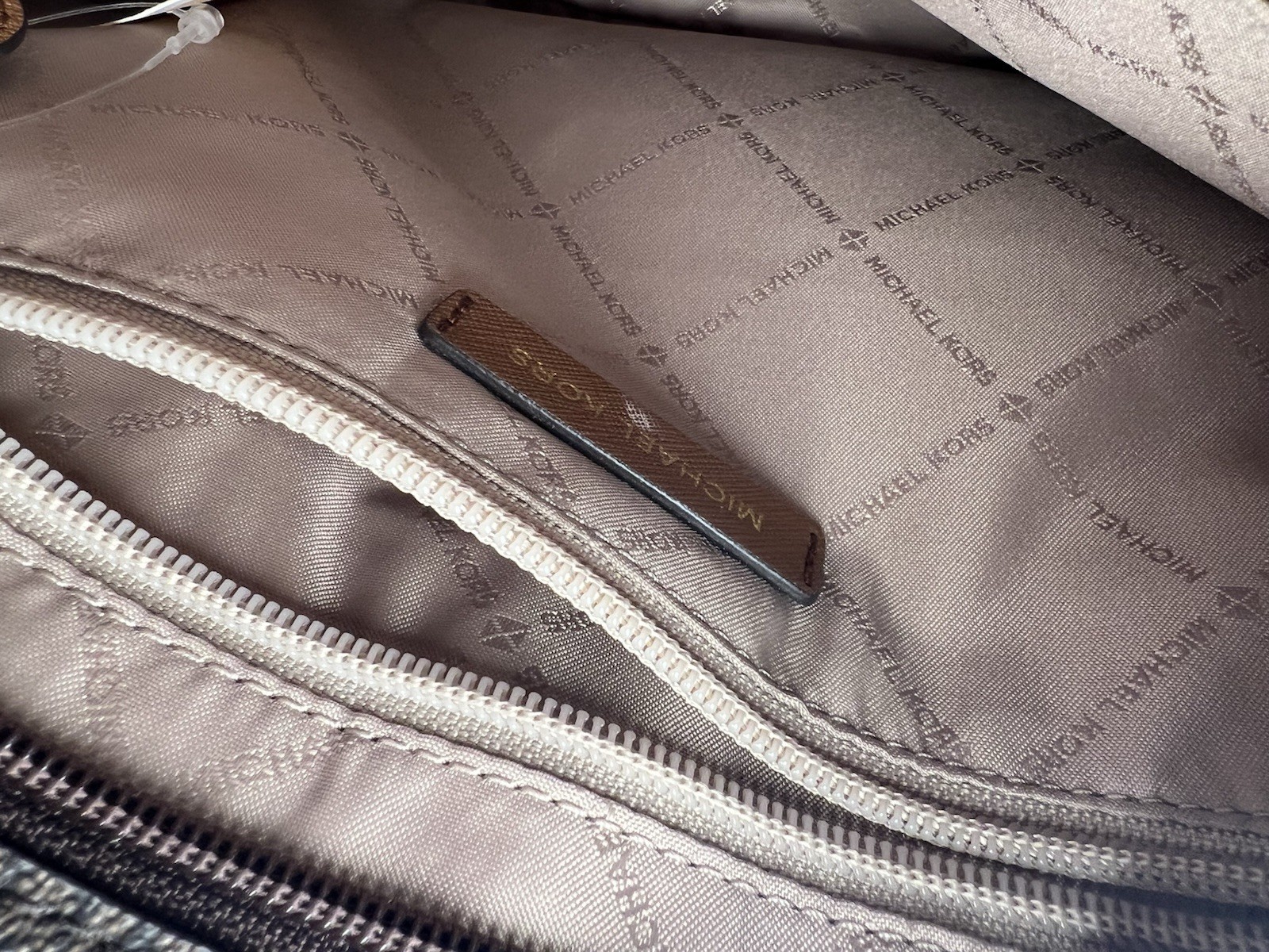 Michael Kors Brown Large Messenger Bag Logo Strap Accent Zip Magnet Pockets
