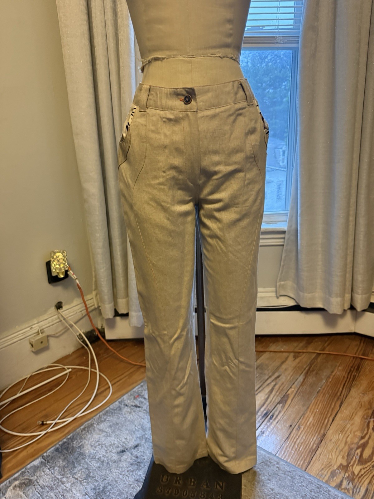 Harve Bernard by Bernard Holtzman Tan Suit Size 4 Pant Size 6 Jacket and Pants