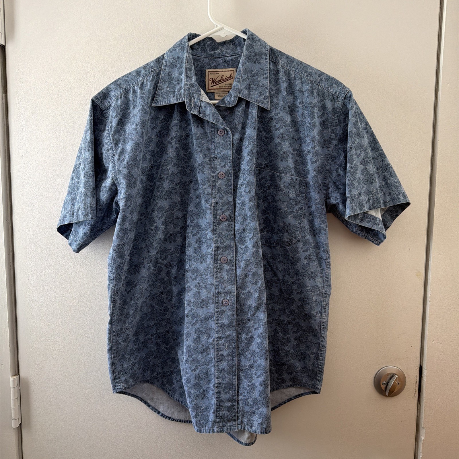 Woolrich Women’s M Short sleeve button up 100% Cotton, Sky pattern see pics