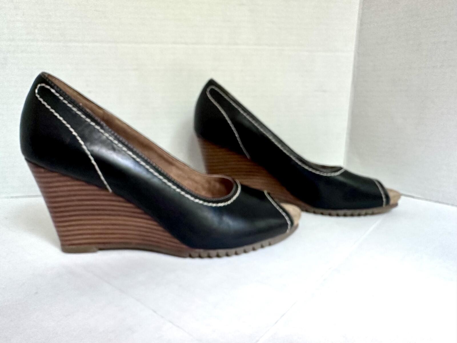Aerosoles, Elegant Black Wedge Peep-Toe Shoessize 8M