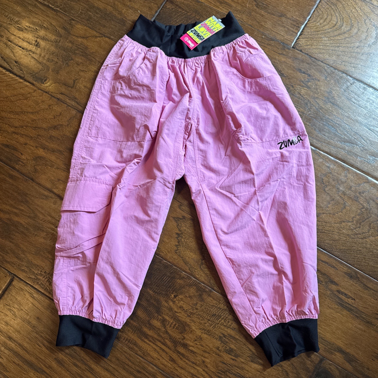 NWT ZUMBA ULTIMATE ORBIT CARGO CAPRIS PANTS SIZE Small Pink