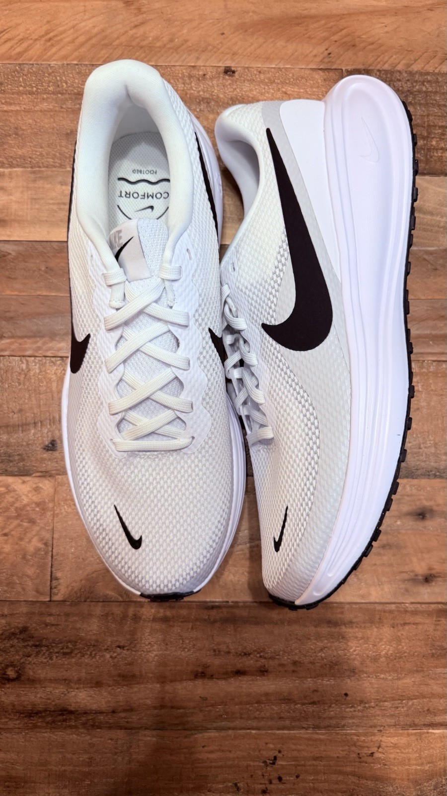 Size 8 – Nike Revolution 8 White Pure Platinum Black