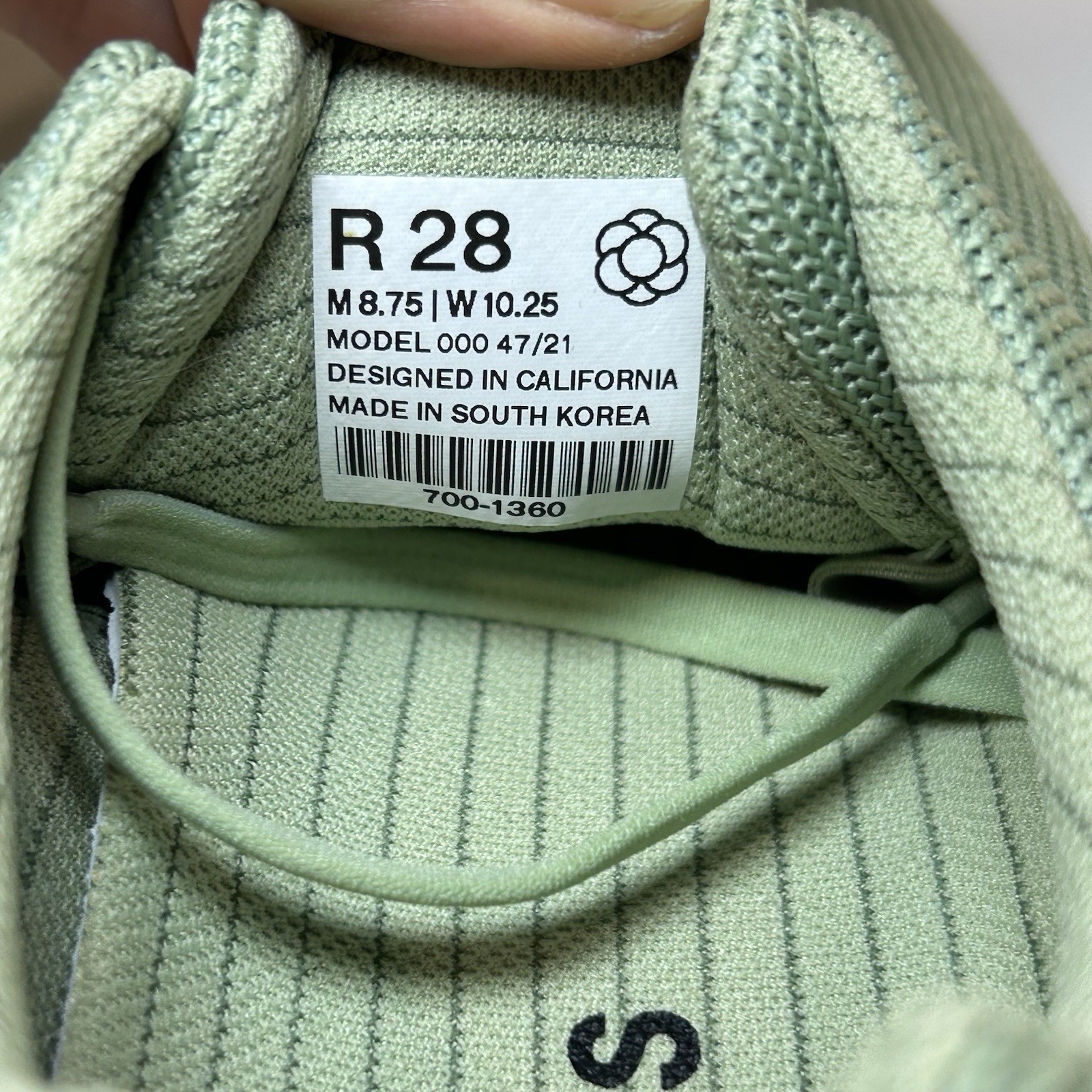 ATOMs Model 000 Walking Shoes Men US 8.75/ Women US 10.25 Olive Green Atoms