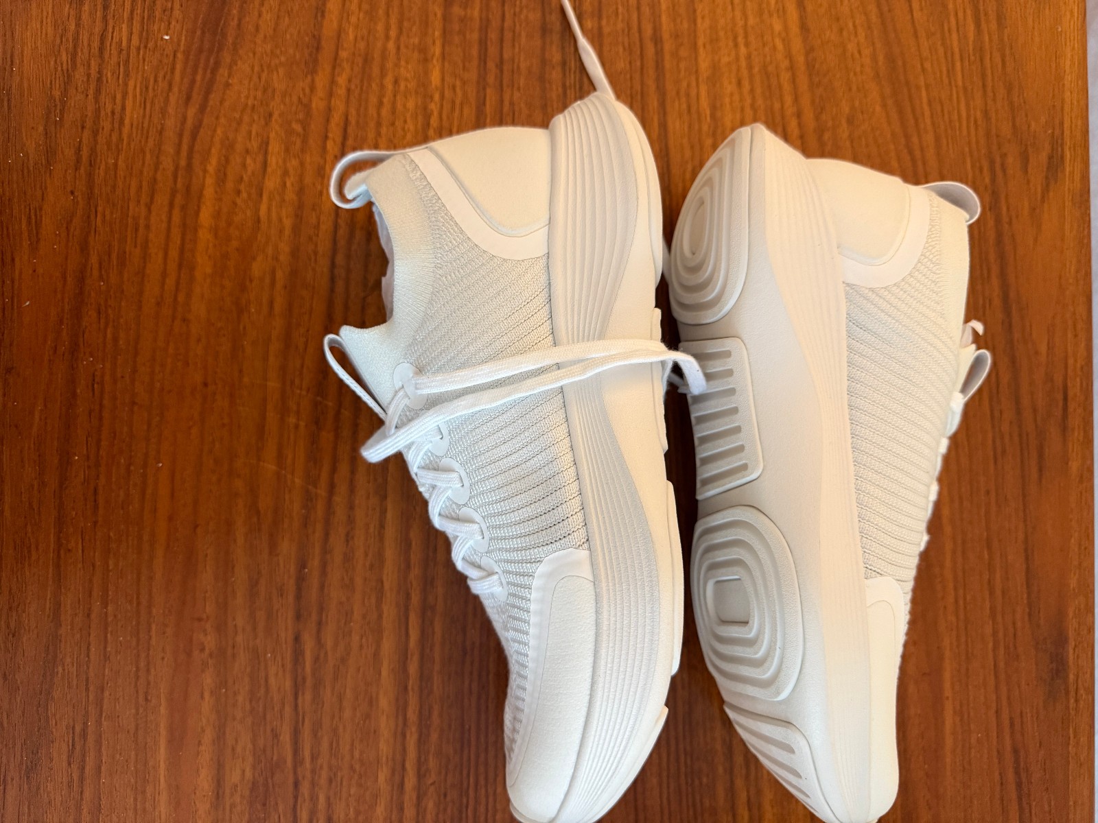 Allbirds Womens Strider Shoes “Blizzard” model size 9.5 White
