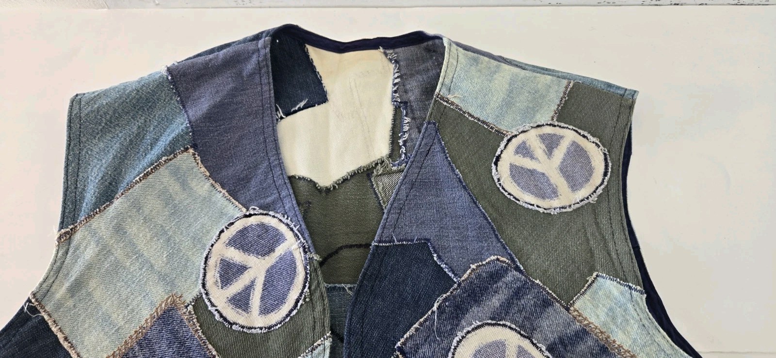 Vintage Denim Peace Sign Vest w/ Patches & Pockets *RARE* Frayed “Homemade” L