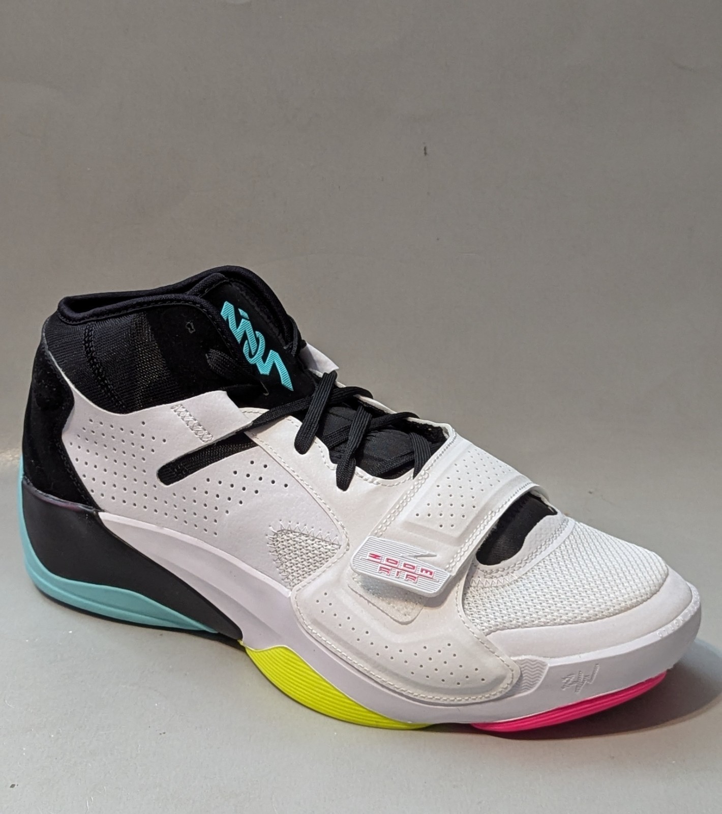 Jordan Zion 2 Basketball Shoes Mens 10.5 White DO9161-107 Dynamic Turquoise