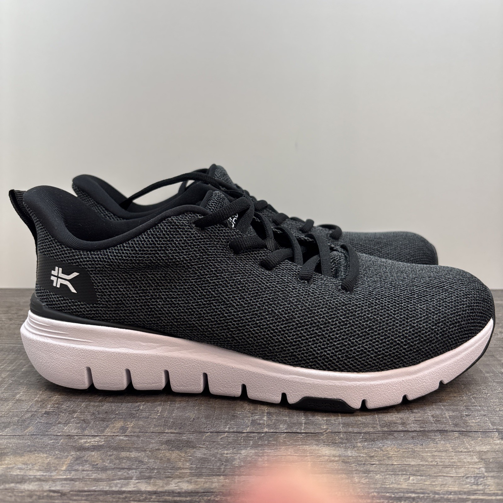 Kuru Flex Via Women’s 8 Wide Sneaker Jet Black White Mesh Lace Up Shoe Running