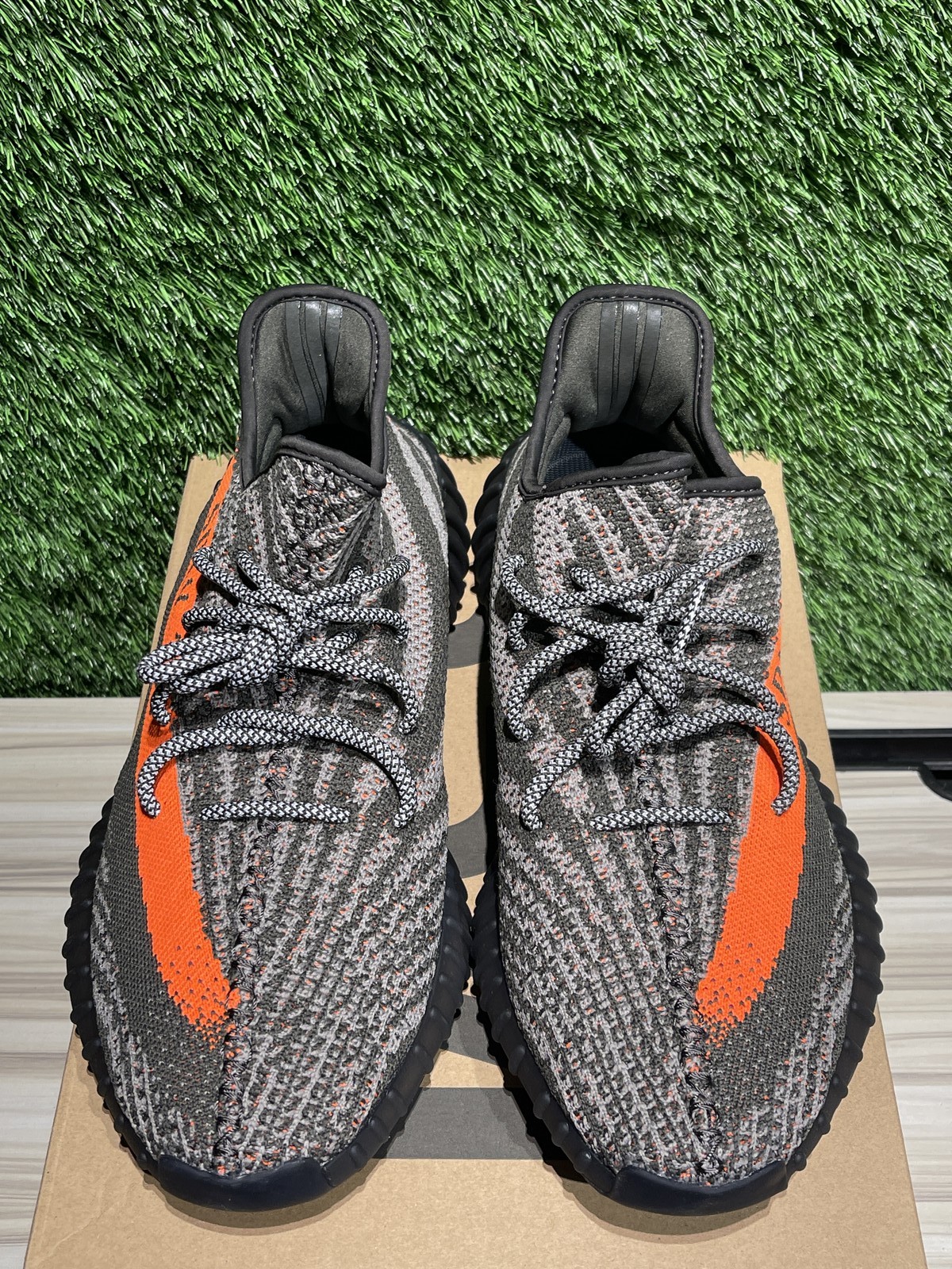 Size 12M/13.5W – adidas Yeezy Boost 350 V2 Carbon Beluga Sz 12 HQ7045
