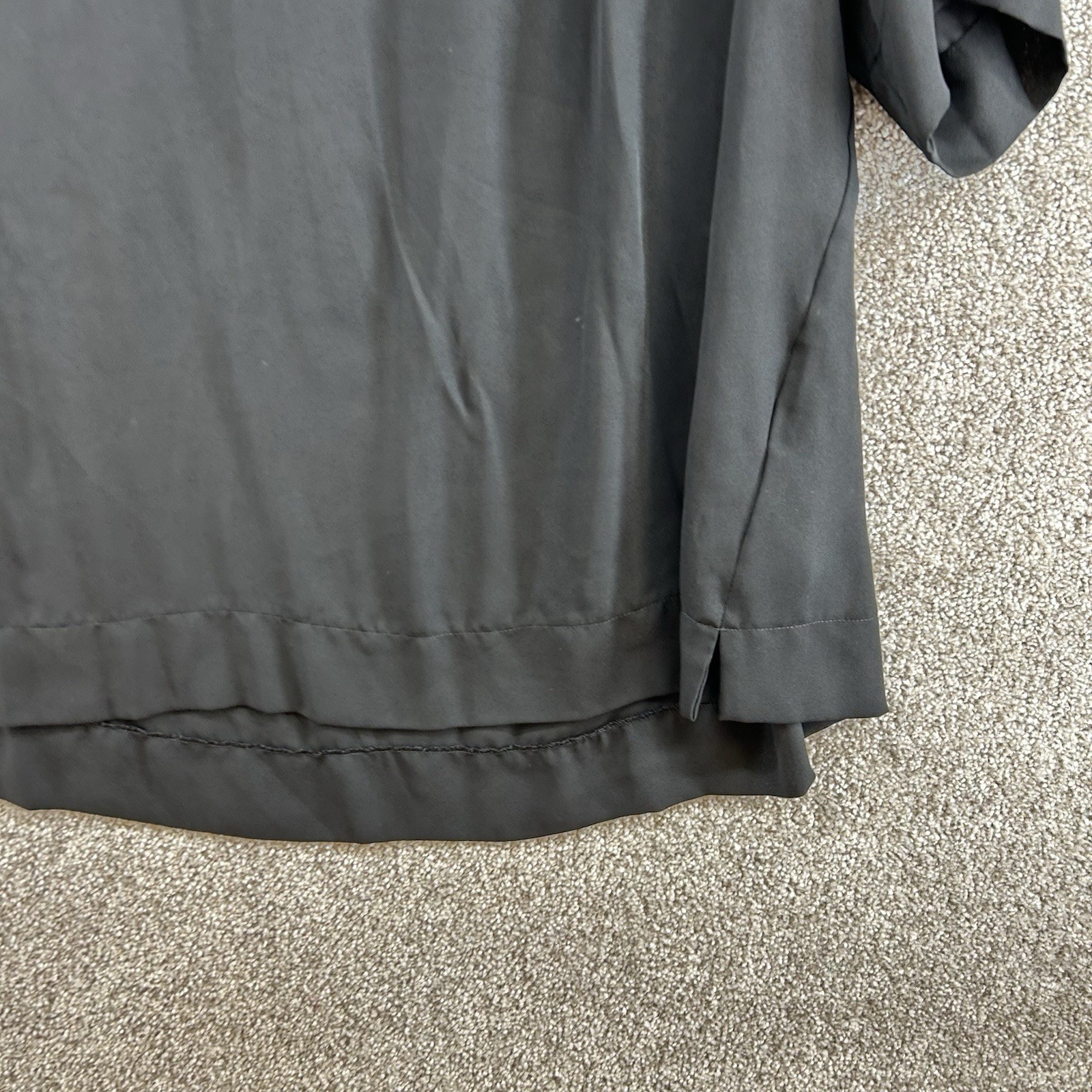 LabelBe Women’s Blouse Size 24 Black V-Neck Relaxed Short Sleeve Pullover