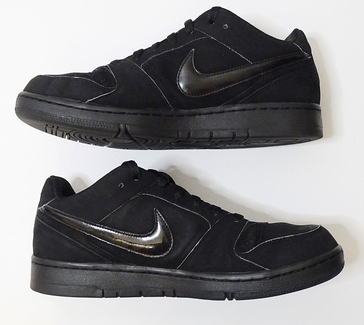 NIKE Men’s Size 10 Air Max Black Low 318973-001 Shoes