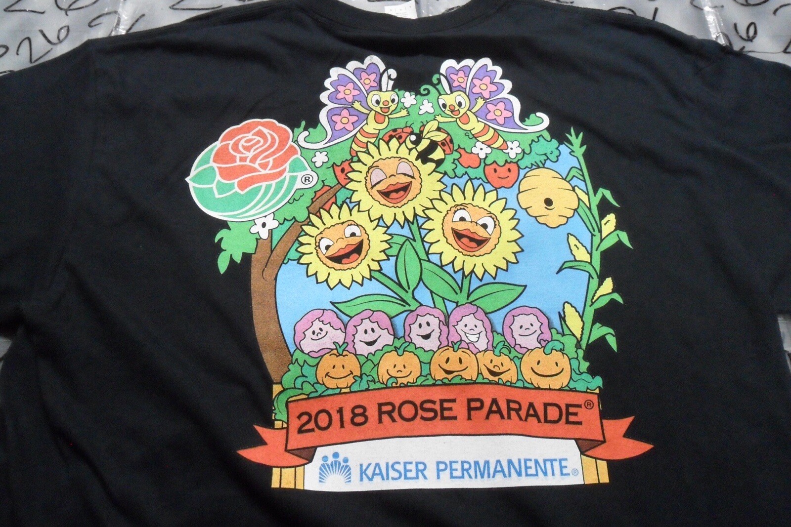 Large NWOT Kaiser Permanente – Rose Parade 2018 Shirt