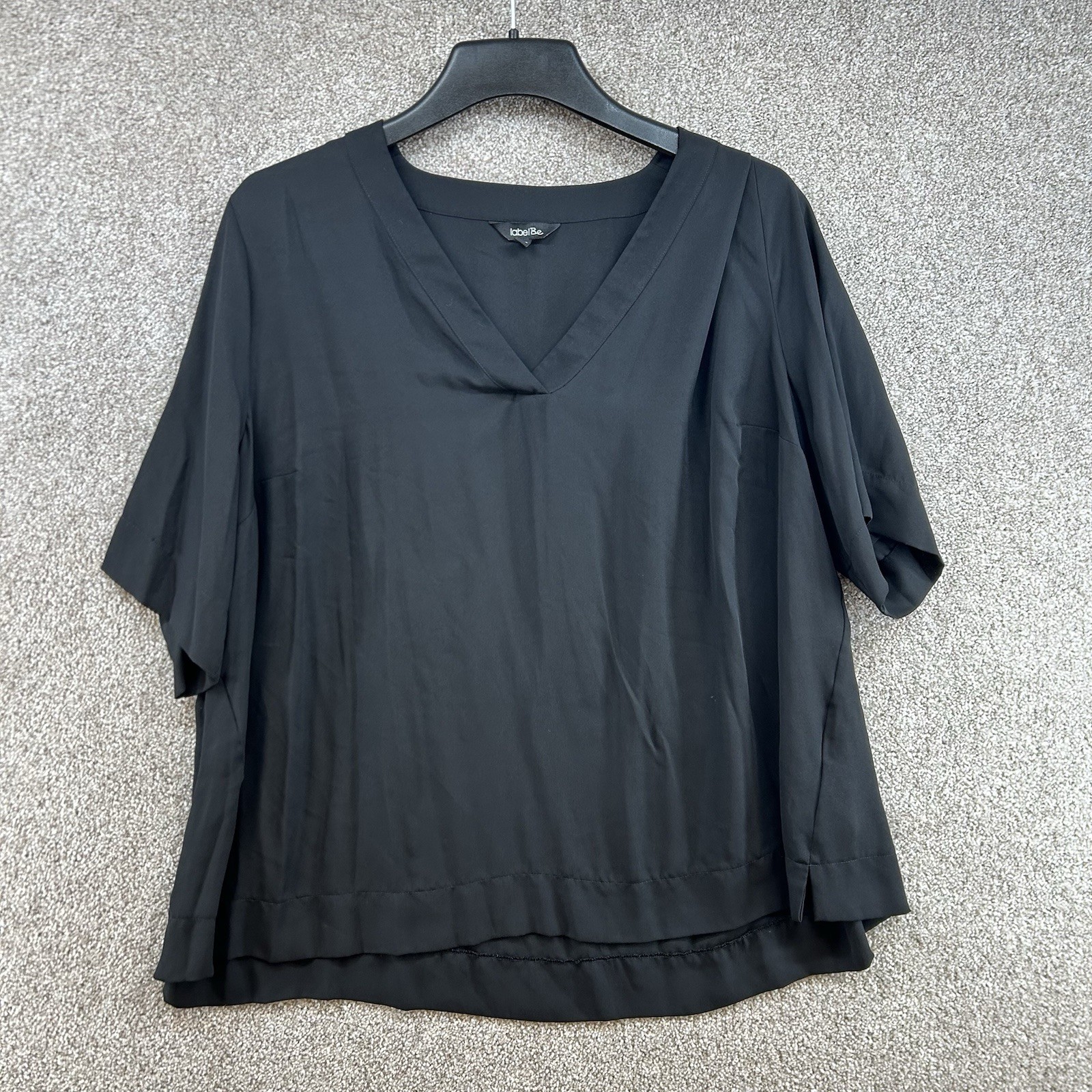 LabelBe Women’s Blouse Size 24 Black V-Neck Relaxed Short Sleeve Pullover