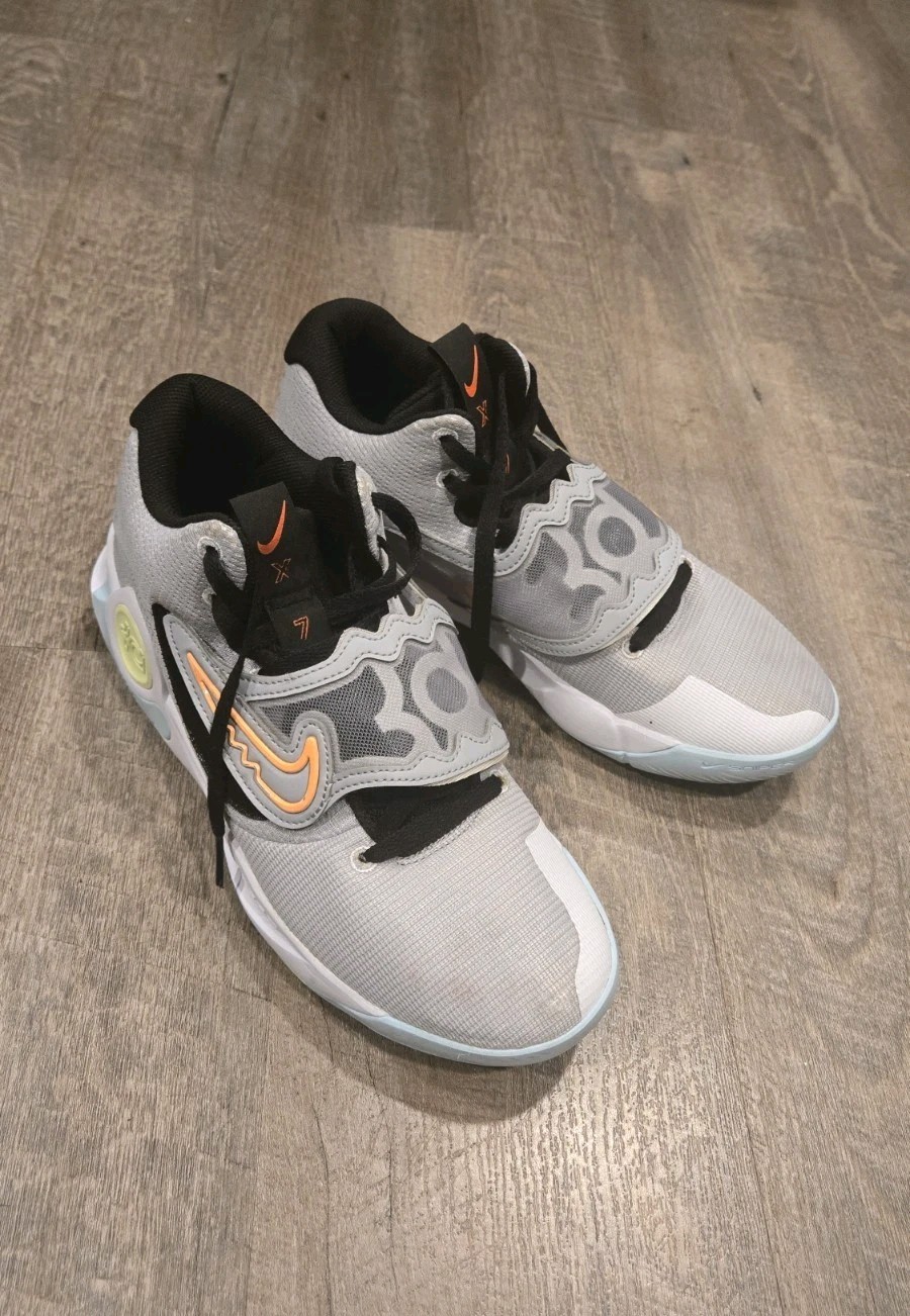 Size 11 – Nike KD Trey 5 X Wolf Grey Barely Volt