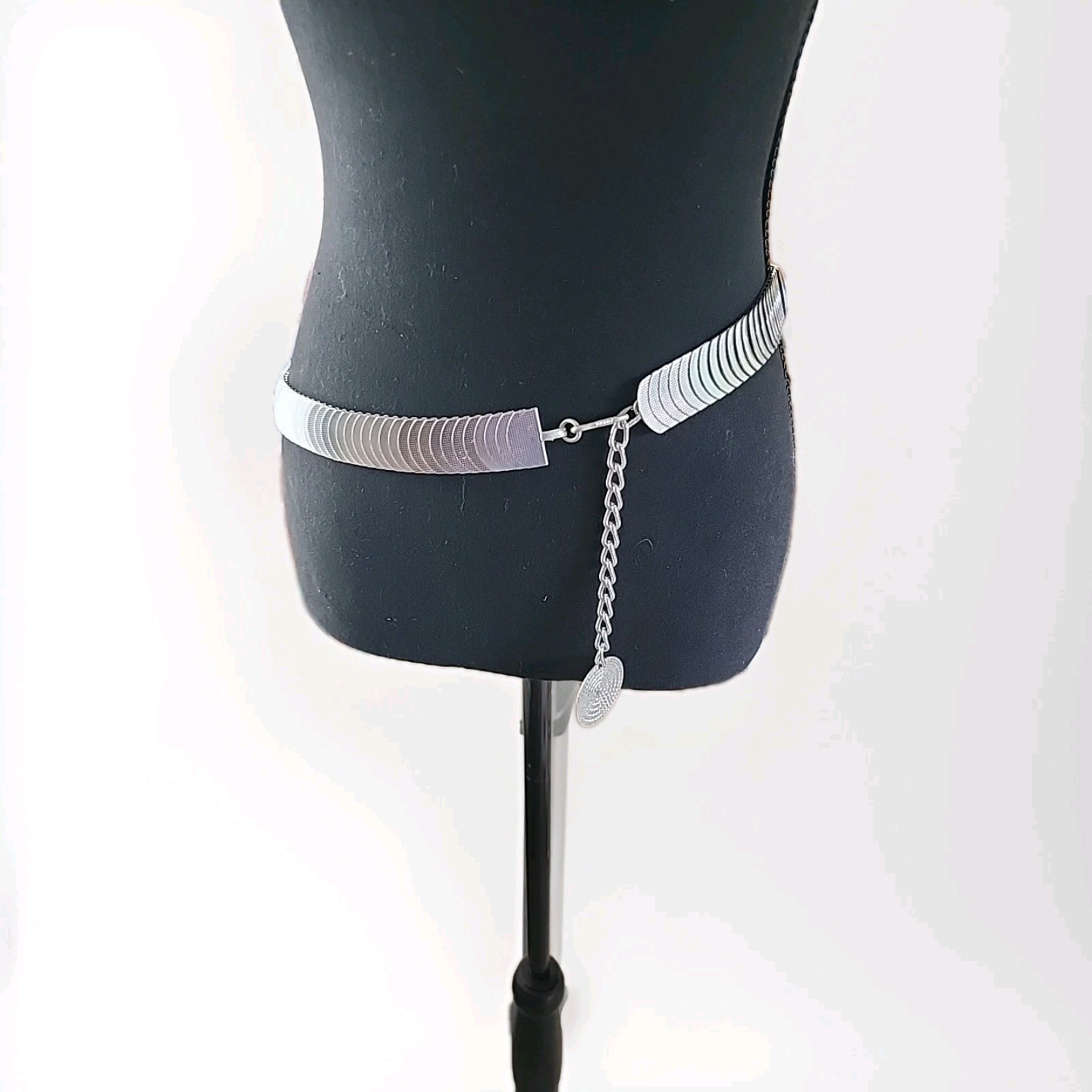 Vintage 1980’s Silver Metal Belt Adjustable 30-36″ Hong Kong Stamped