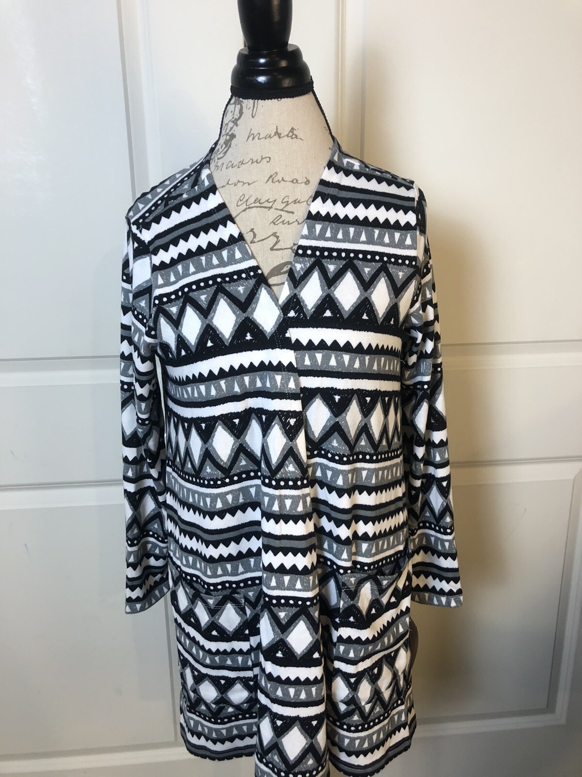 Lularoe NWT LULAROE CAROLINE sweater cardigan MEDIUM Solid Black White Charcoal
