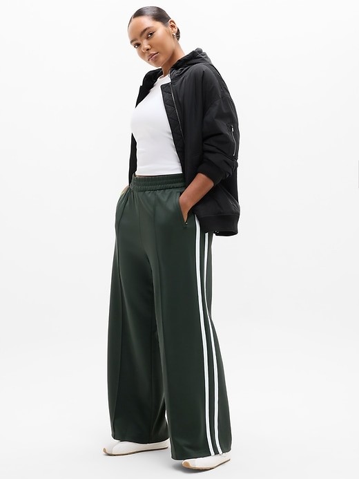 Athleta M Medium Tempo Mid Rise Wide Leg Track Pant Elm/White NWT!