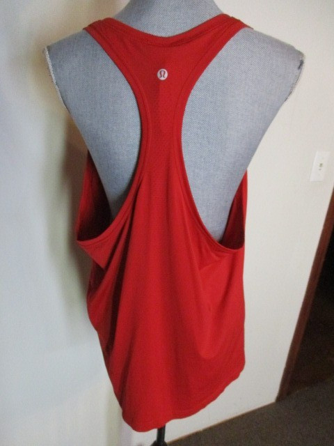 Lululemon Swiftly Tech Racerback 2.0 Tank Top in True Red Size 16