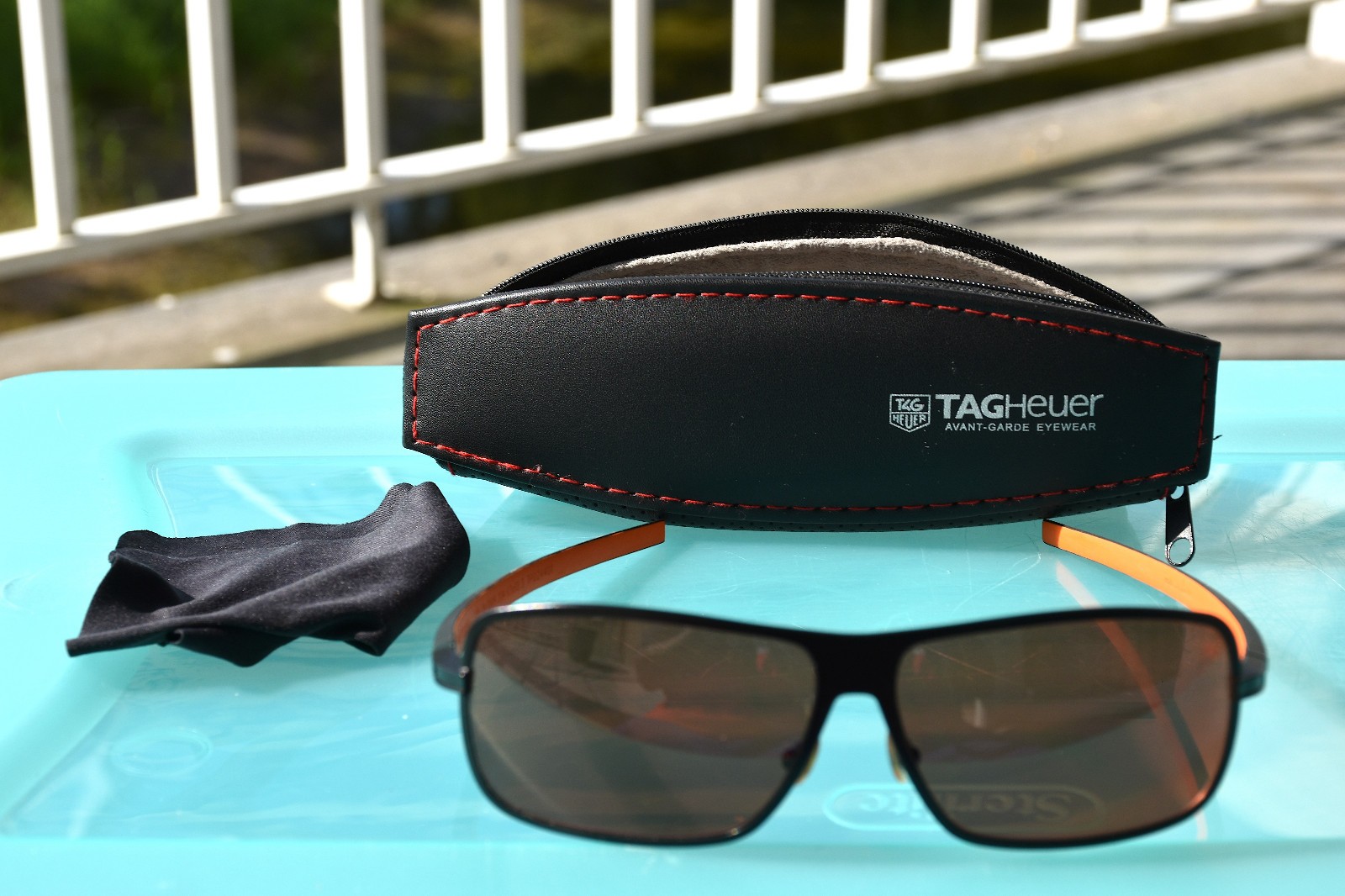 TAG HEUER Avant-garde Sport Performance Unisex-Adult Polarized Square Sunglasses