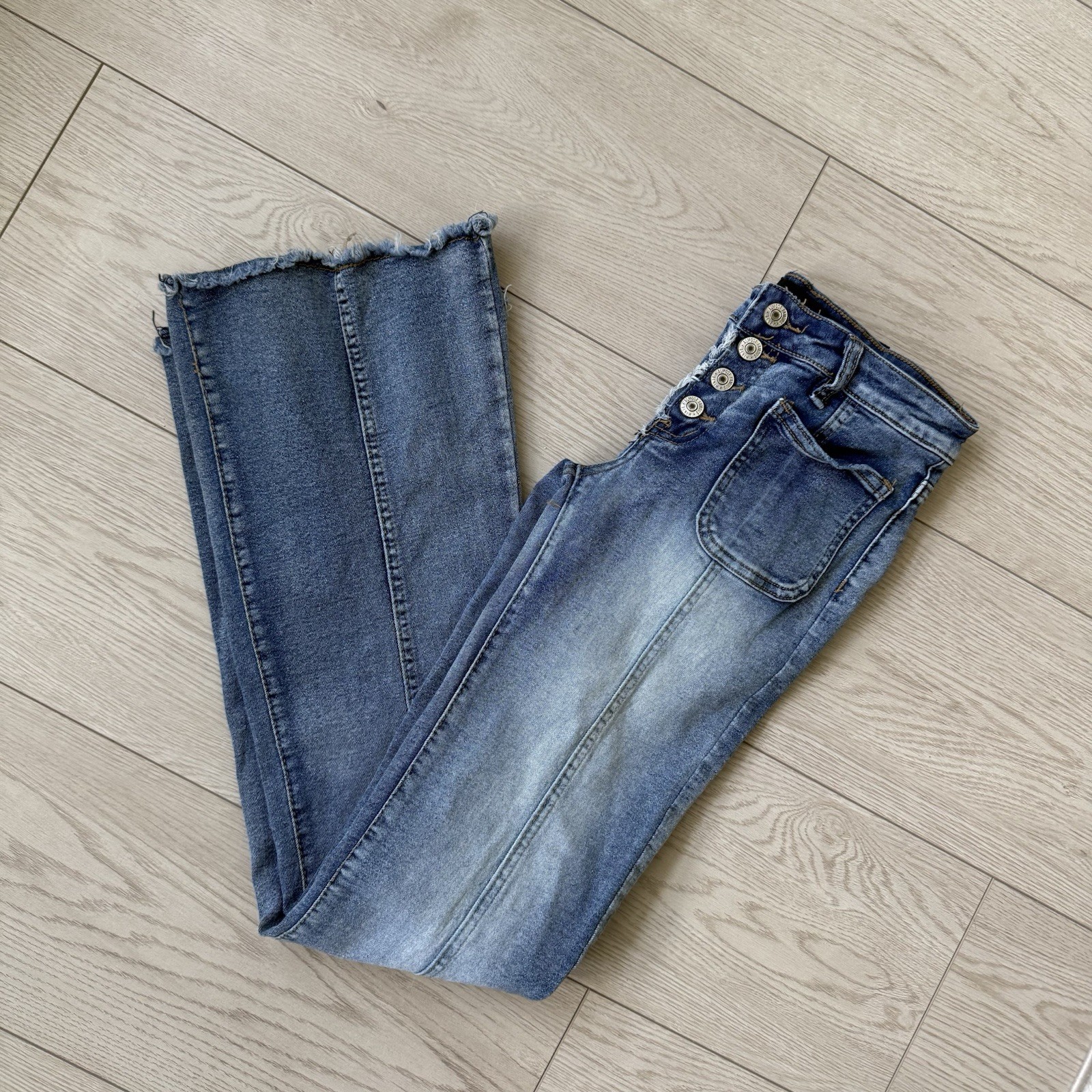 Almost Famous Low Mid Rise Pintuck Flare Jeans Exposed Button Fly Size 3