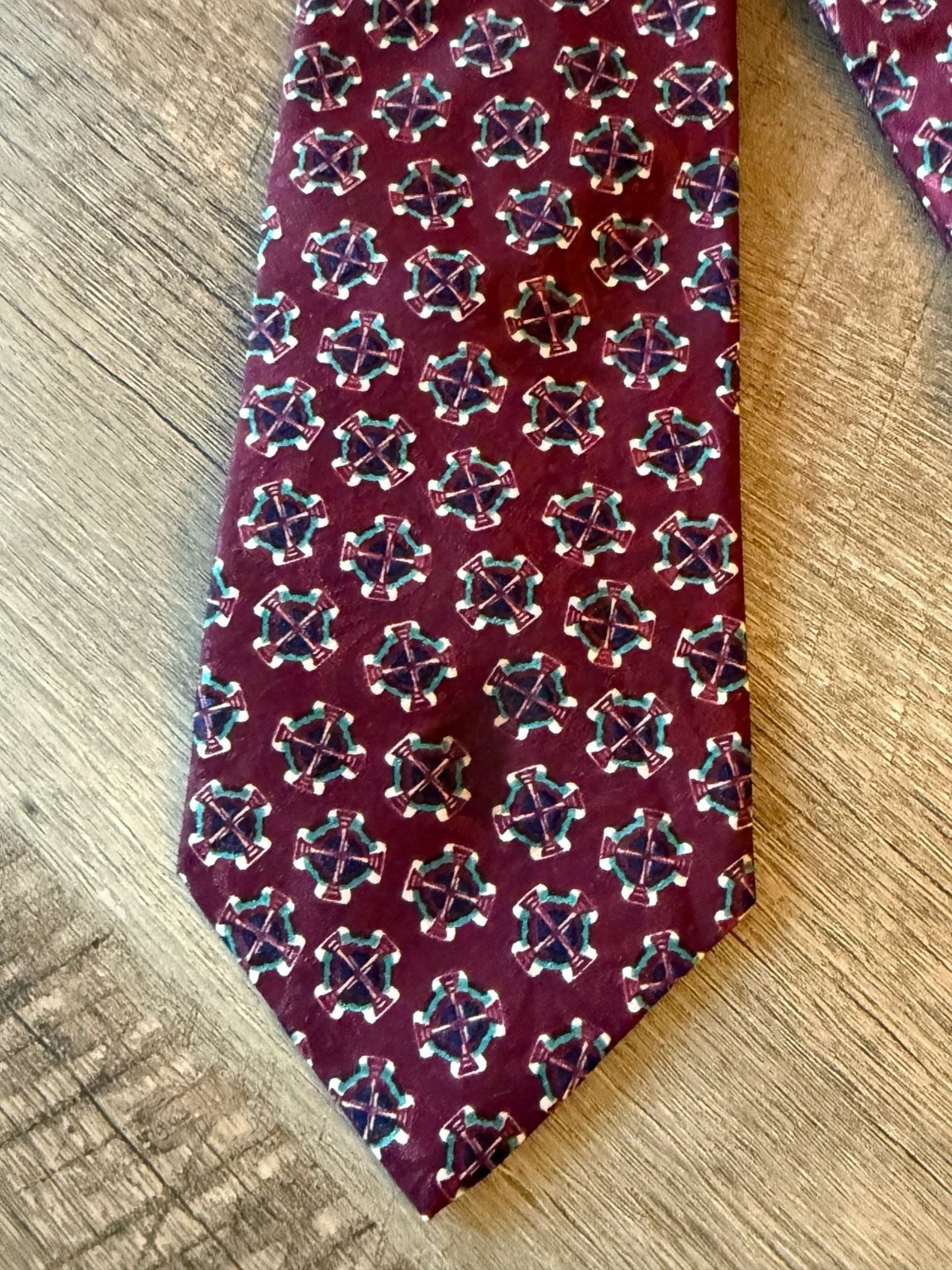Hathaway Men’s Burgundy Geometric Print Necktie