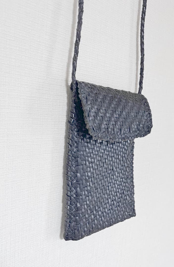Dragon Leather Mesh Smartphone Shoulder Bag Black
