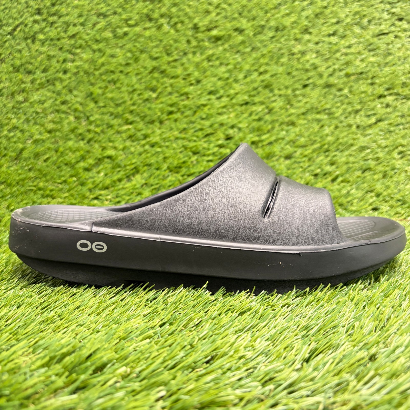Oofos OOahh Mens Size 9 All Black Beach Walking Outdoor Recovery Slide Sandals