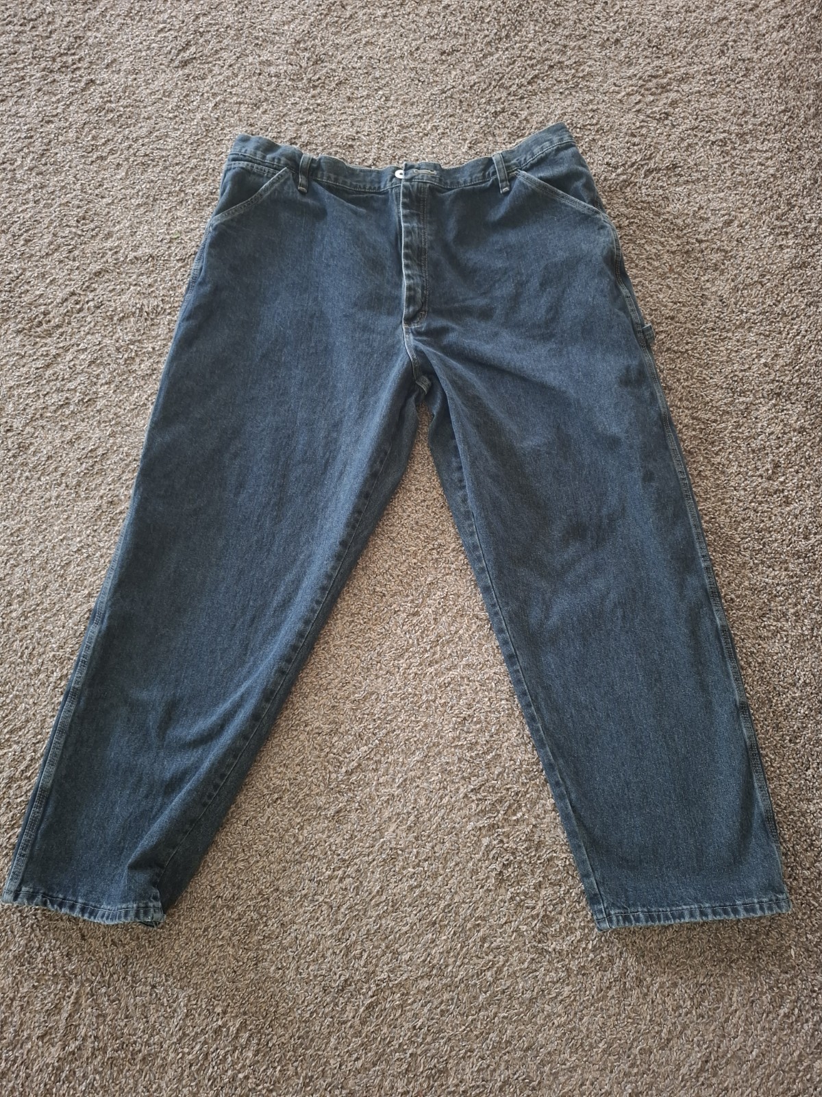 Wrangler Men’s Rugged Wear Medium Wash Blue Denim Relaxed Carpenter Jeans