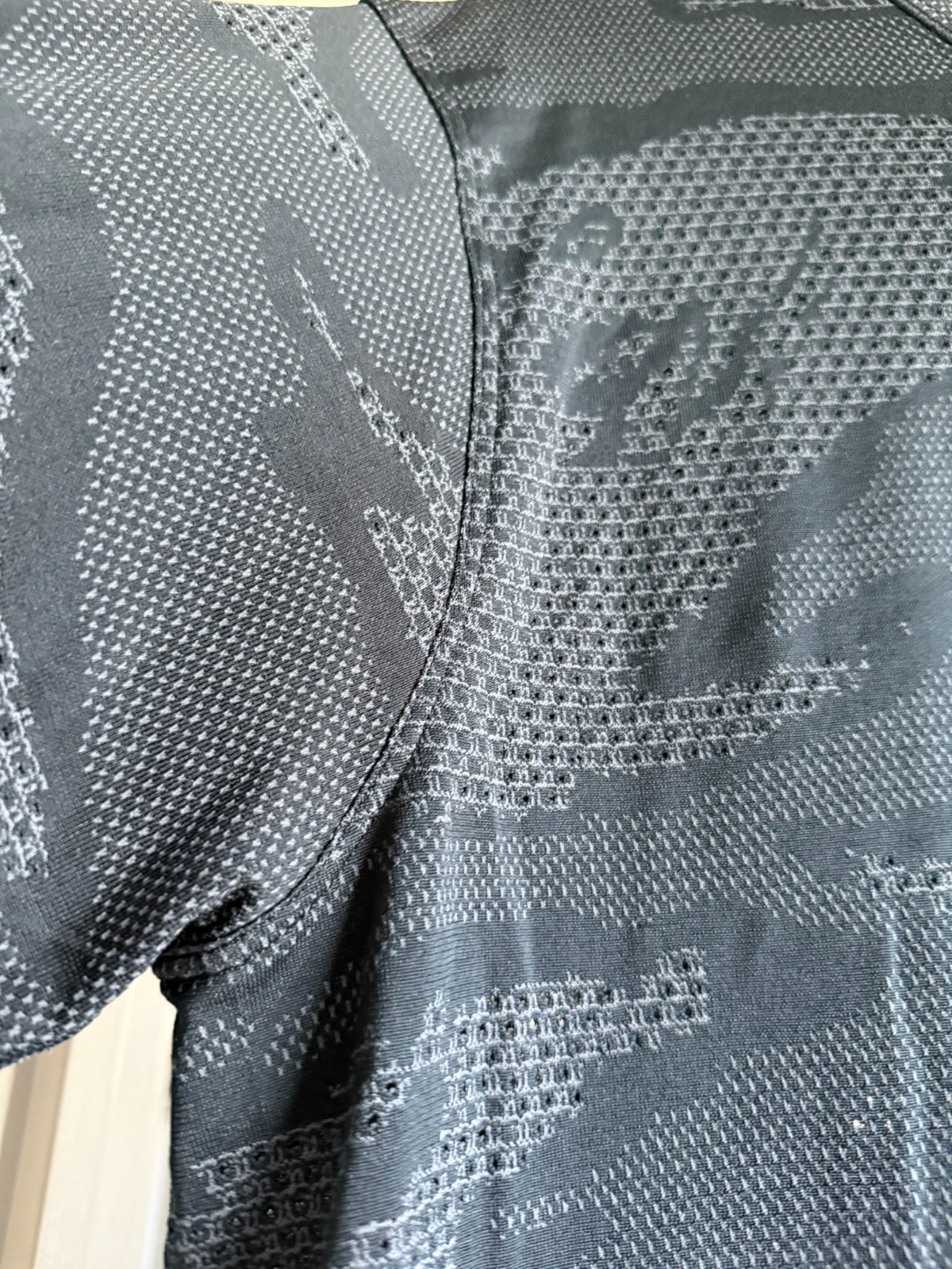 Lululemon T-Shirt Mens XL Blue Camo Short Sleeve Stretch Athletic – SEE PICS