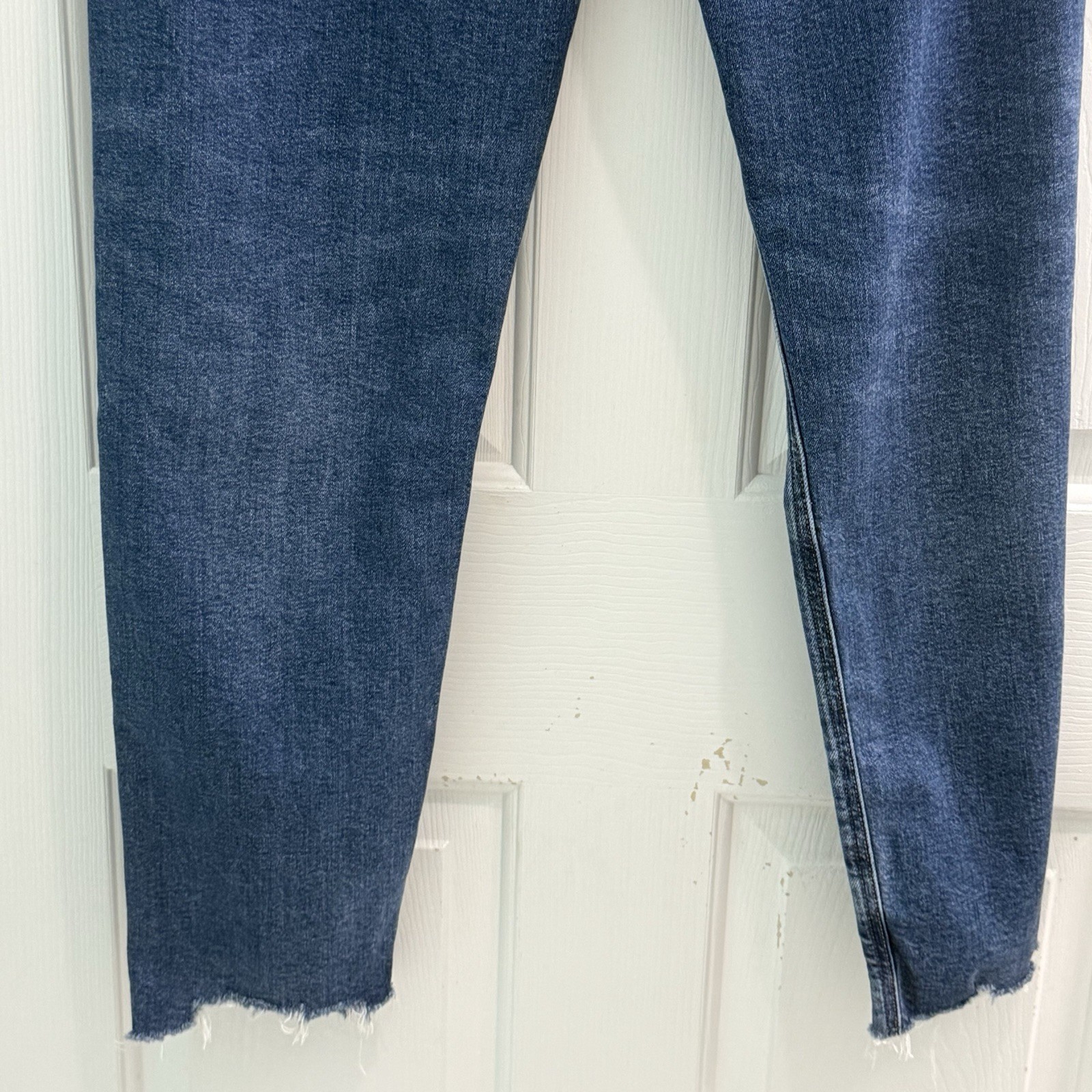 NEW American Eagle Women’s Size 6 Regular Strigid Mom Jeans Blue Denim