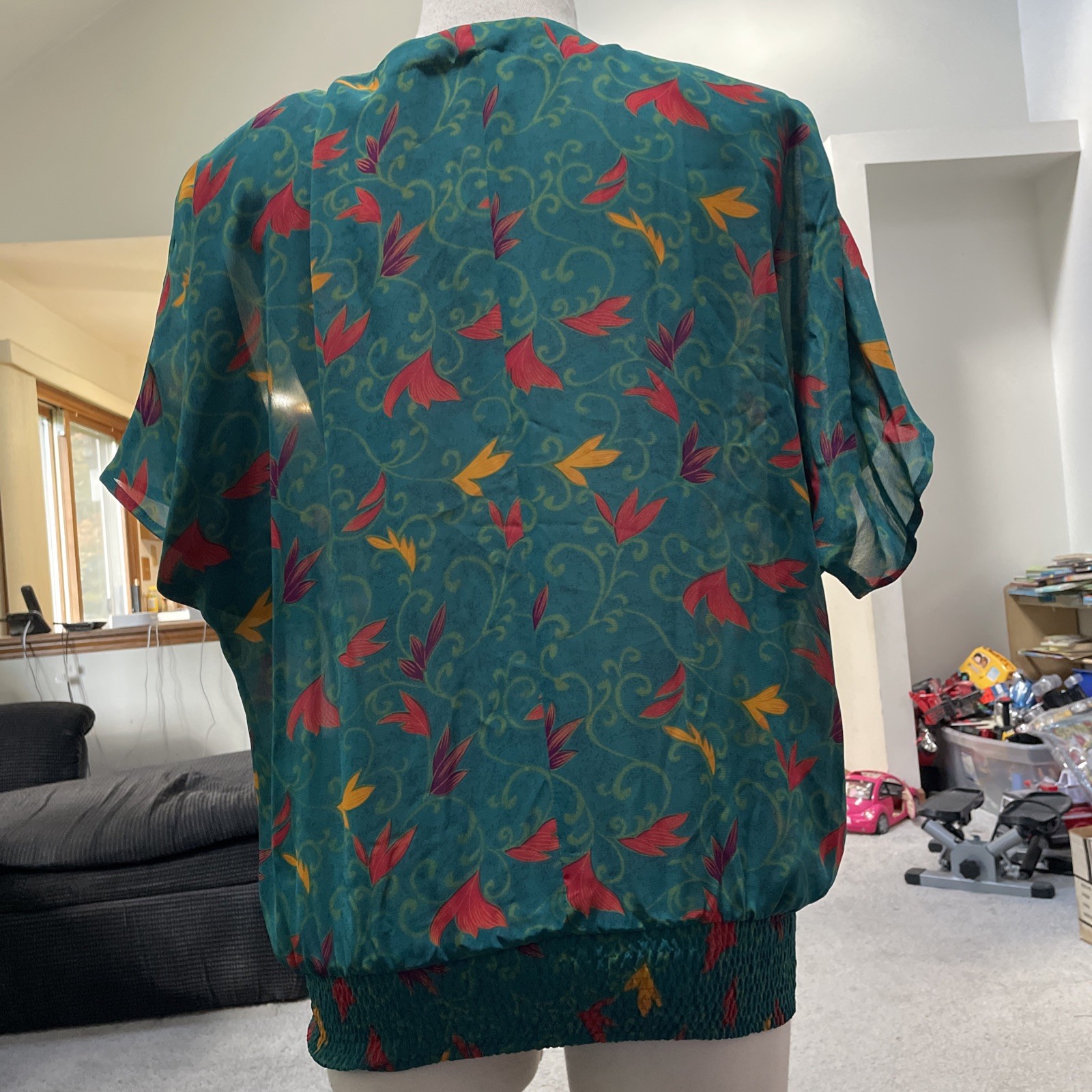 Shapely Green Floral Padded Shoulders & Elastic Waist Shirt Size 10