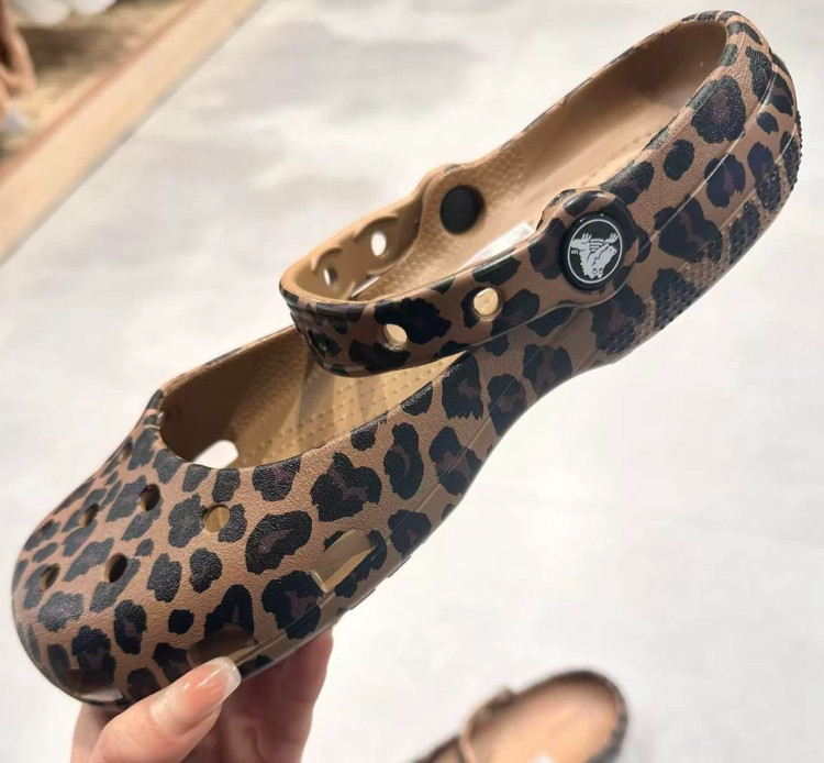 New Womens Crocs Classic Leopard Print Ballet Flat Clog beach shoes Black