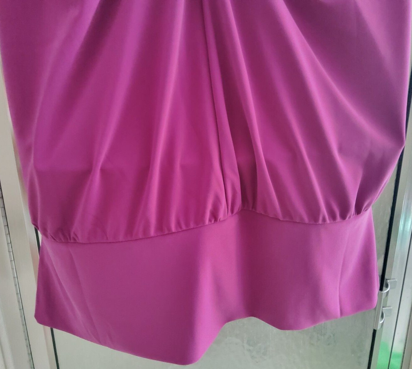 WHITE HOUSE BLACK MARKET *PARTY TIME* BANDED HEM TOP-LARGE-PINK-KNOT BACK-**NEW*