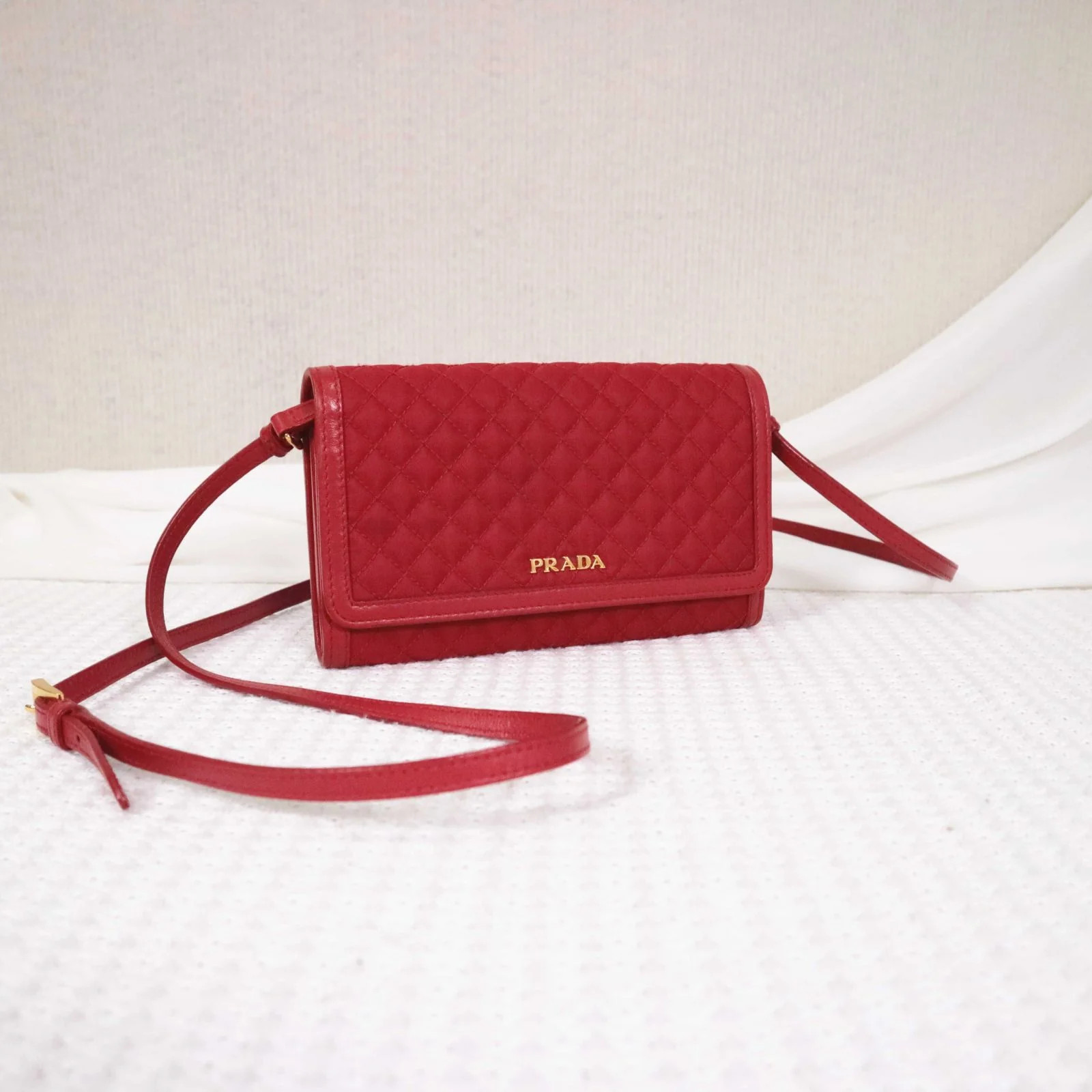 Prada Wallet On Chain Woc Red Tessuto Nylon Calfskin (mm042926f7r)