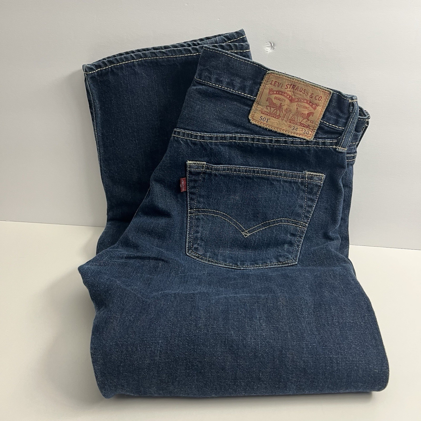 Levi’s 501 Men’s 34×30 Regular Jean Fit Dark Wash Blue Denim Button Fly