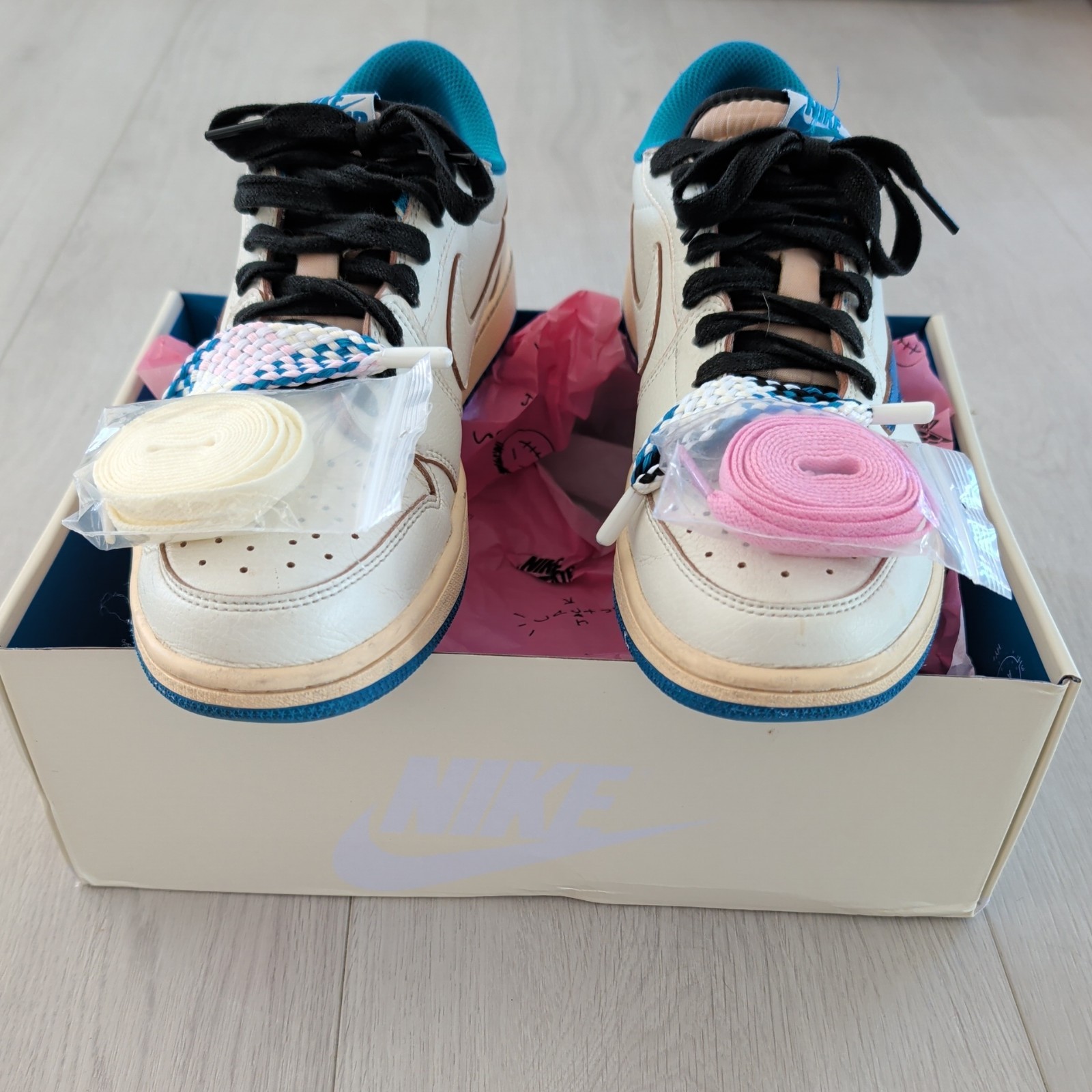 AUTHENTIC BRAND NEW Travis Scott Jordan 1 Low Fragment Blue/White/, Size US 10