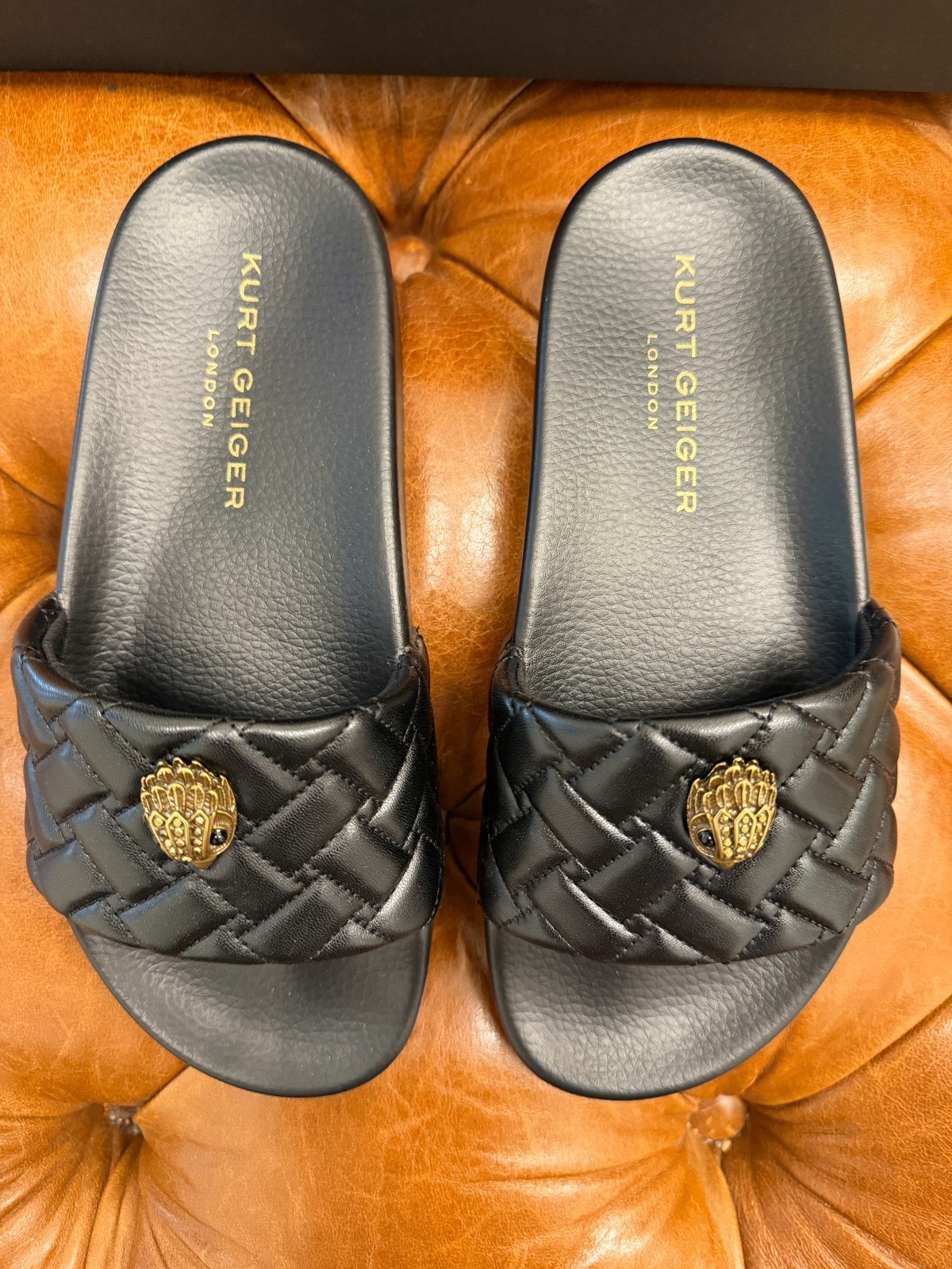 Kurt Geiger London – Women’s Meena Eagle Slide Sandal, Black
