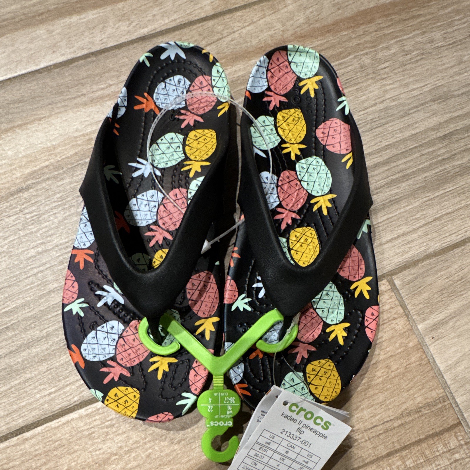 Crocs Kadee II Pineapple Pattern Flip Flop Sandals Black Multi Green Women 6