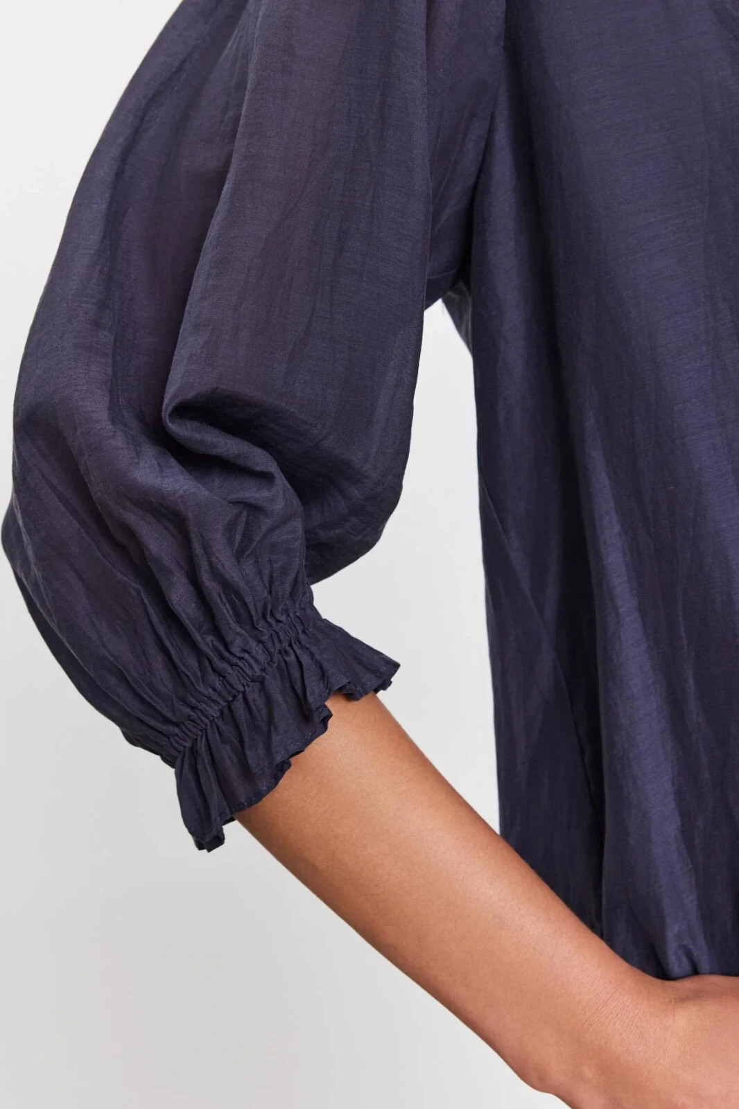 VELVET By Graham & Spencer Mel 3/4 Sleeve V Neck Top Jolt S $145 H6