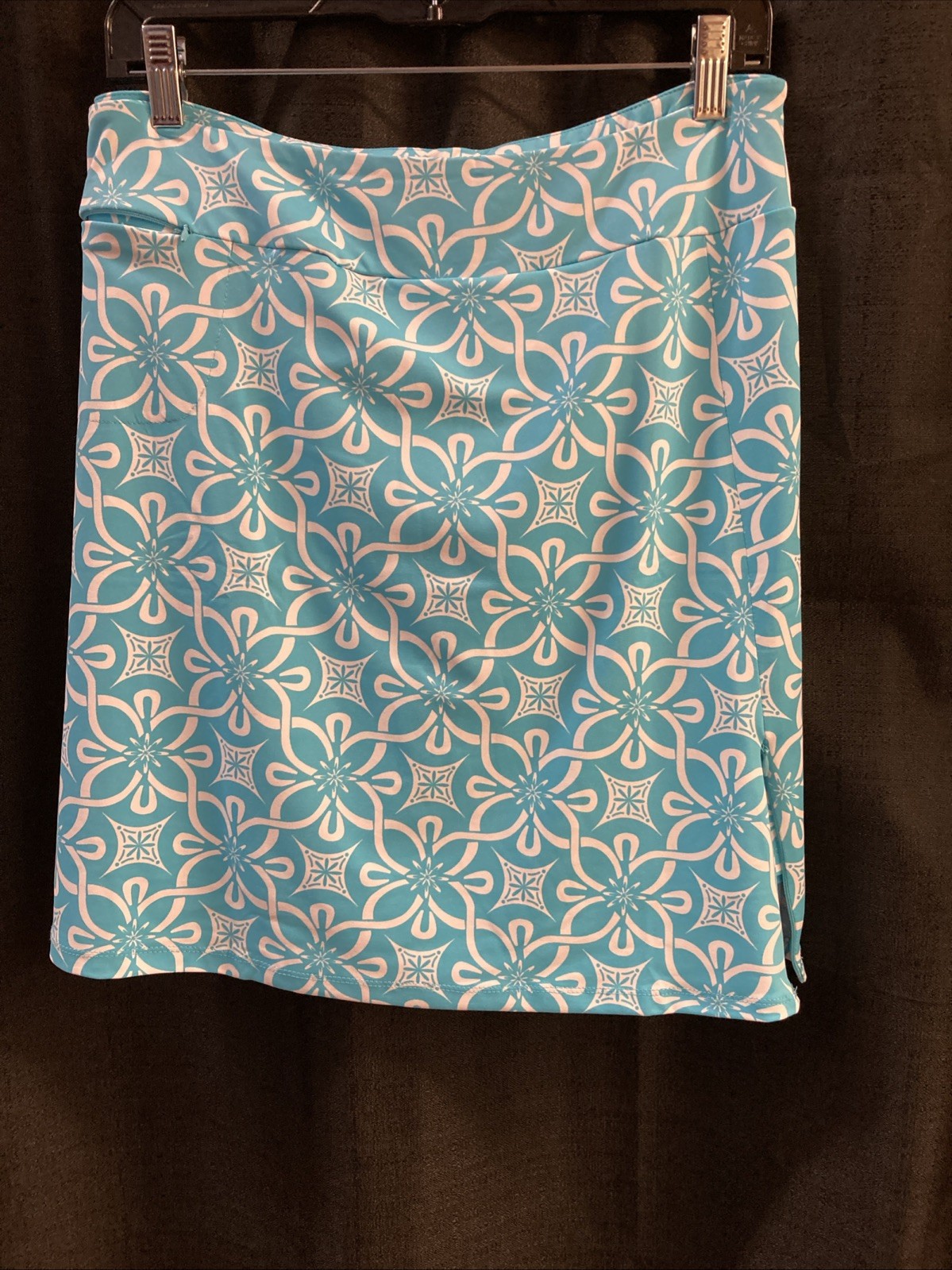 Lulu B 1X Skort Zippered Thigh Slit Two Zip Pockets Light Blue White UPF 50