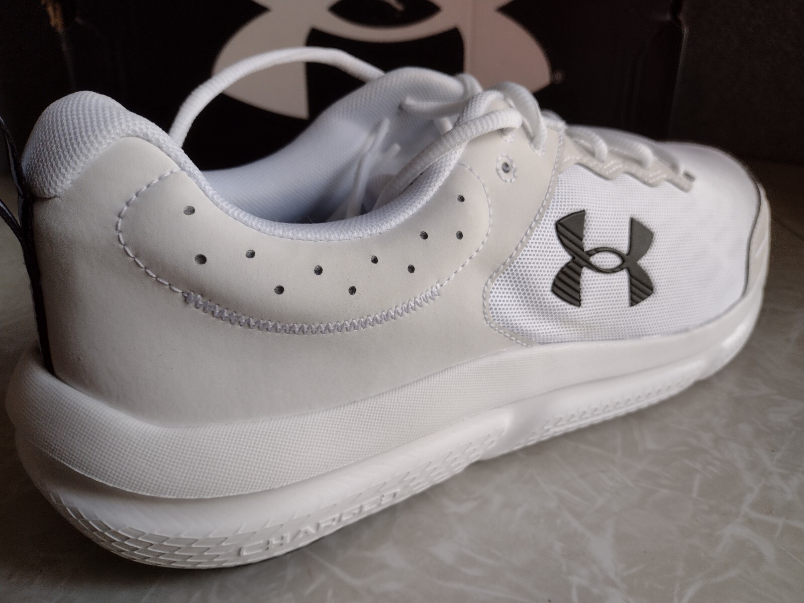 NIB, Under Armour Mens Charged Assert 10 Running Shoes – 3026175-104 Size 14 M