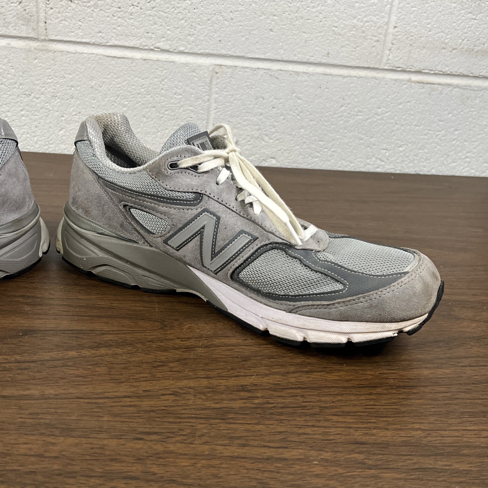 New Balance 990v4 Made in USA Grey Silver Mens Size 11 Athletic Shoes Sneakers