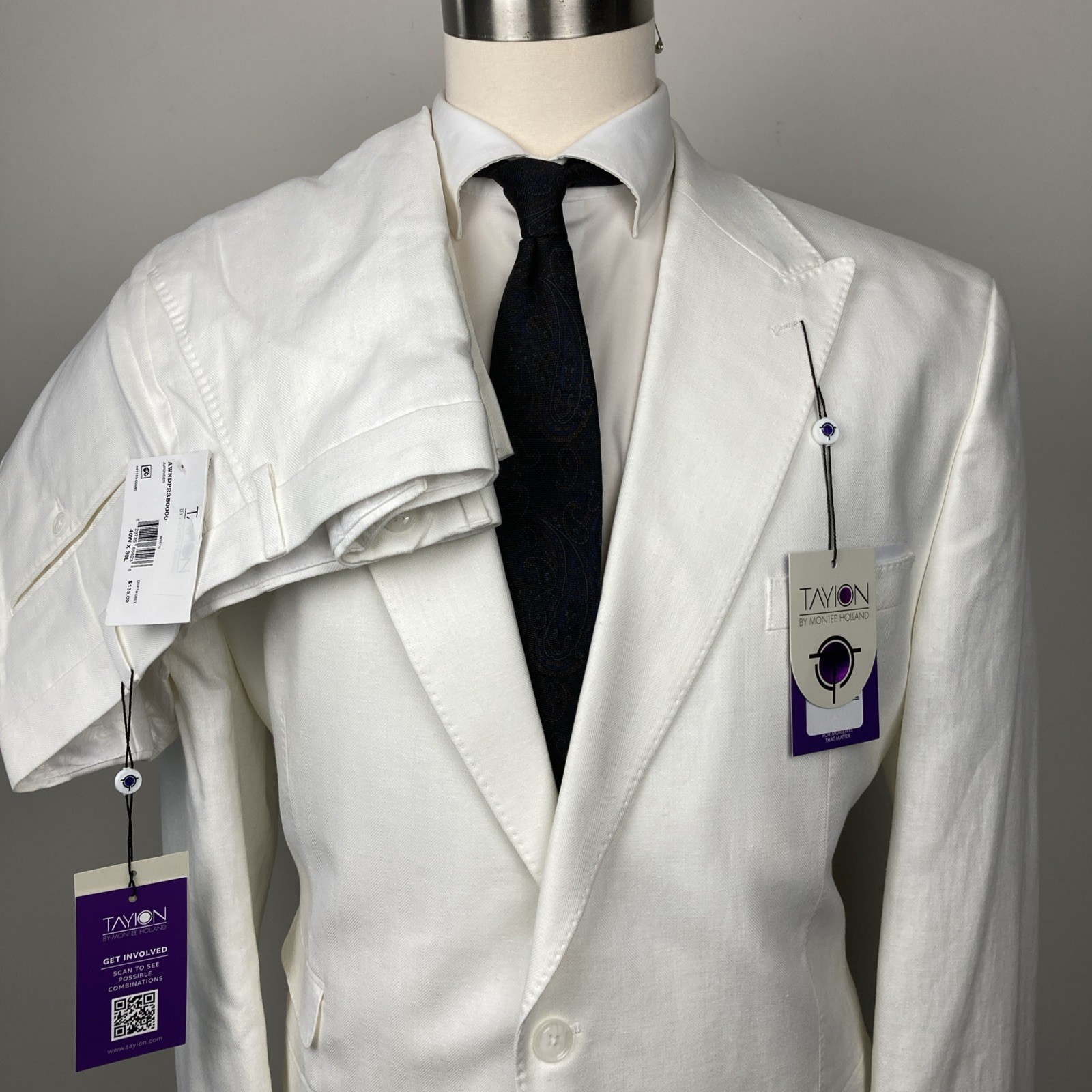 Tayion Collection Men’s 2-pc Classic-Fit Suit Jacket 46L Pants 40W 30L White