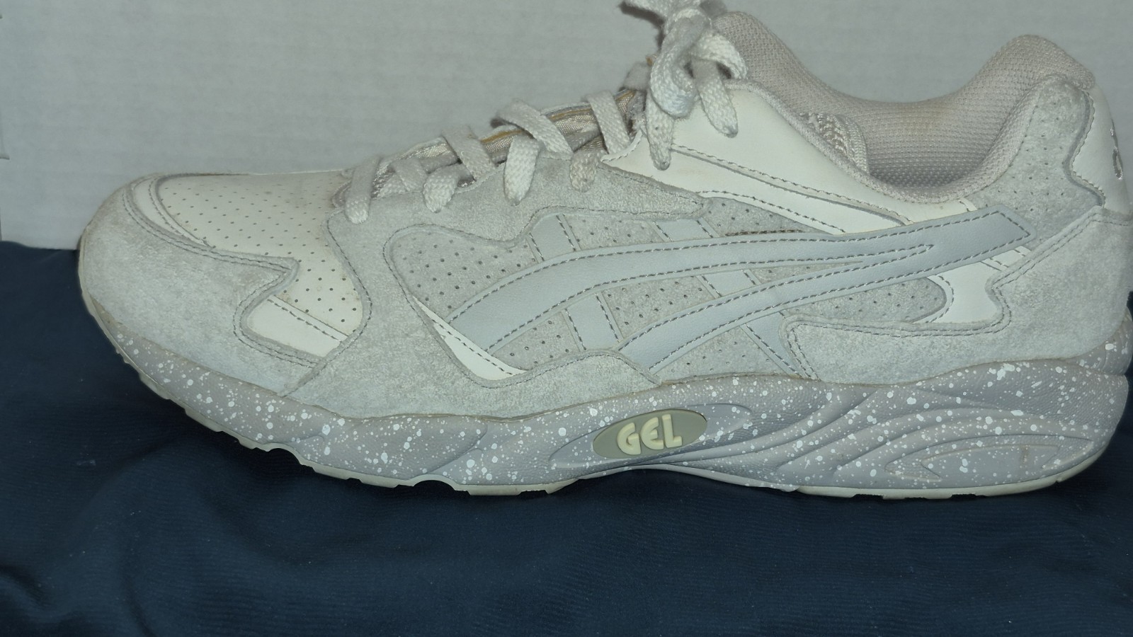 Asics Men’s Gel Diablo Shoes Size 11. Excellent Condition. White And Silver.