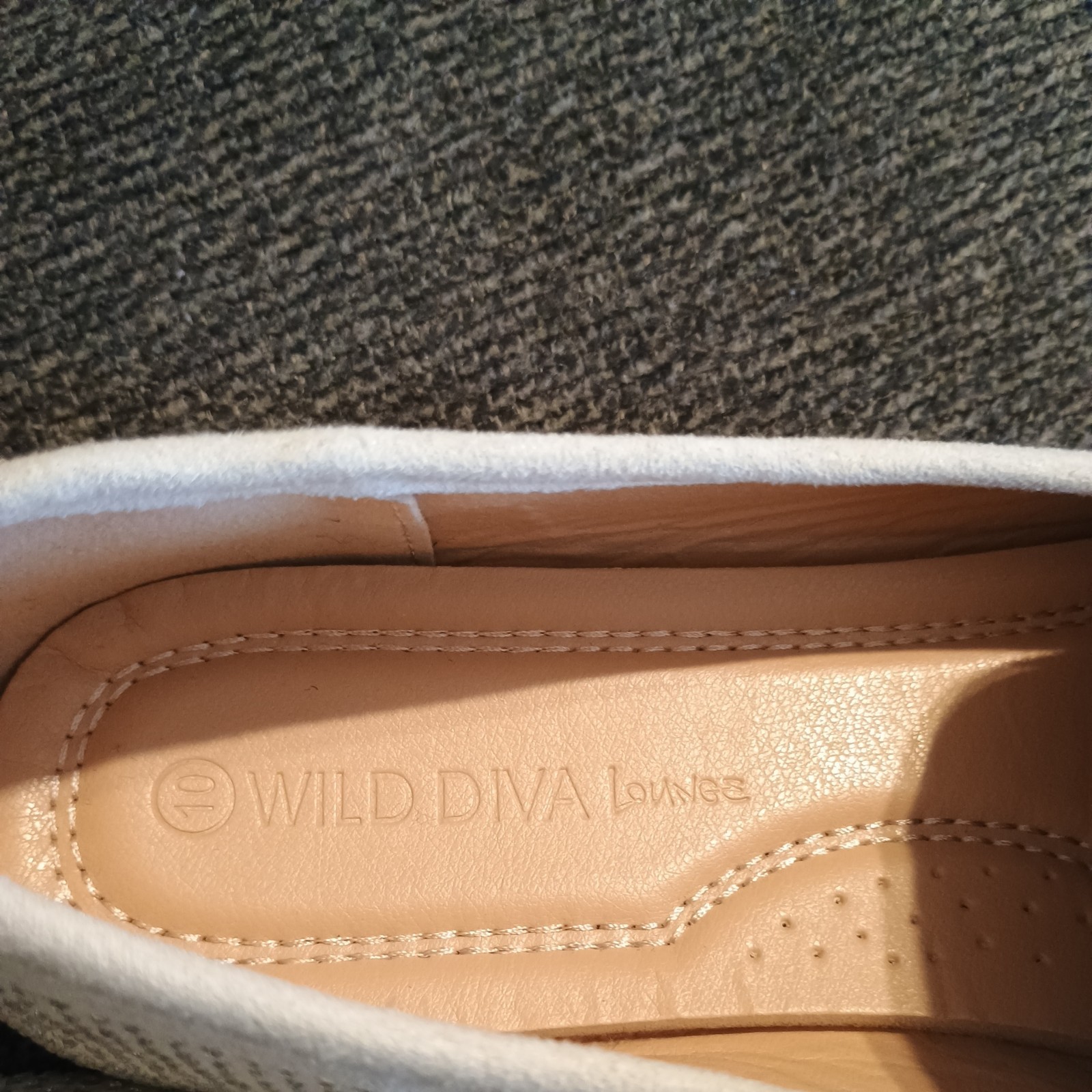 Wild Diva Women’s Slip-On Loafer Flats beige/Silver Rhinestone Faux Leather 10