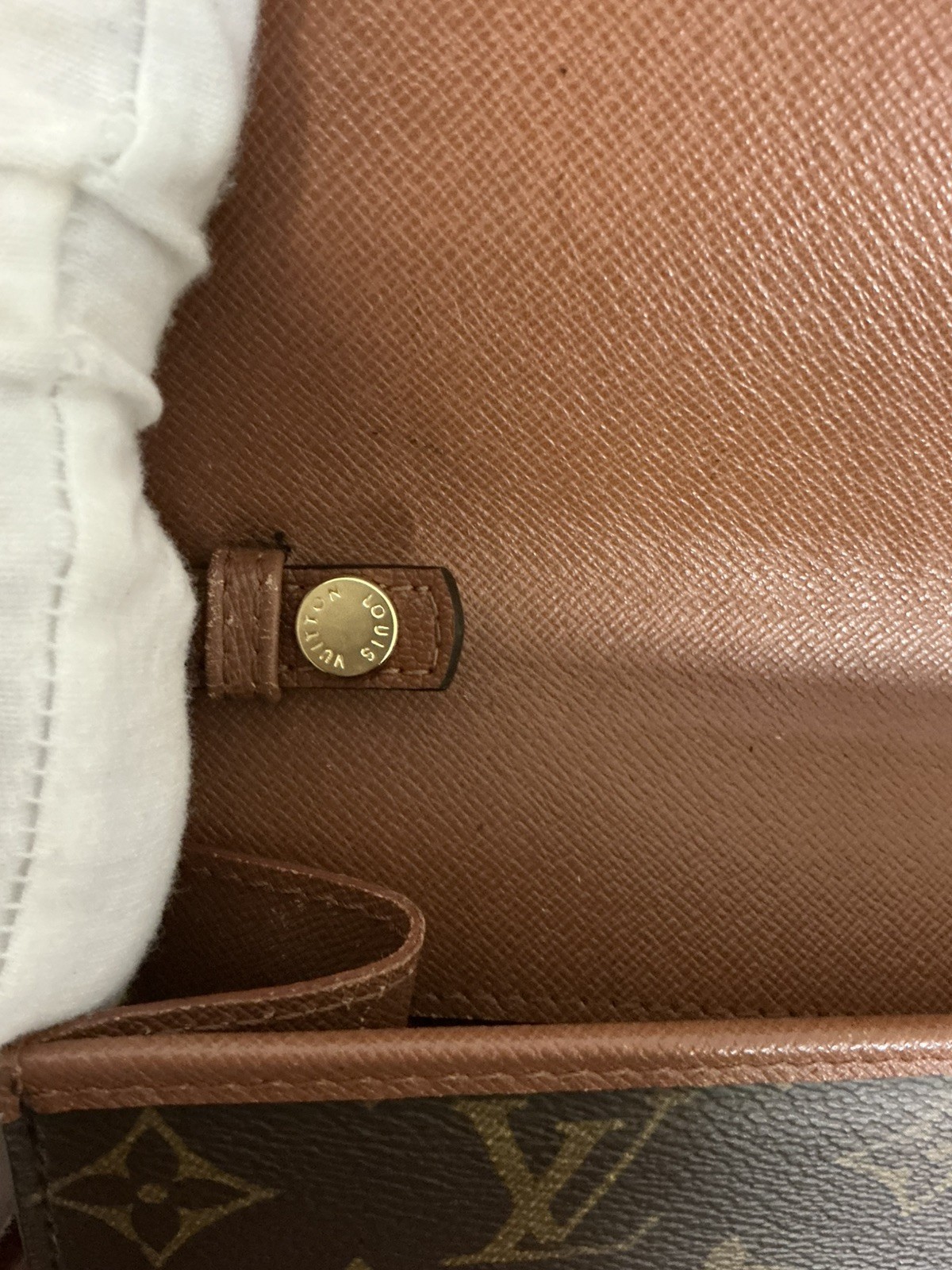 LOUIS VUITTON Monogram Bordeaux Shoulder Bag with COA Preloved Good 👜