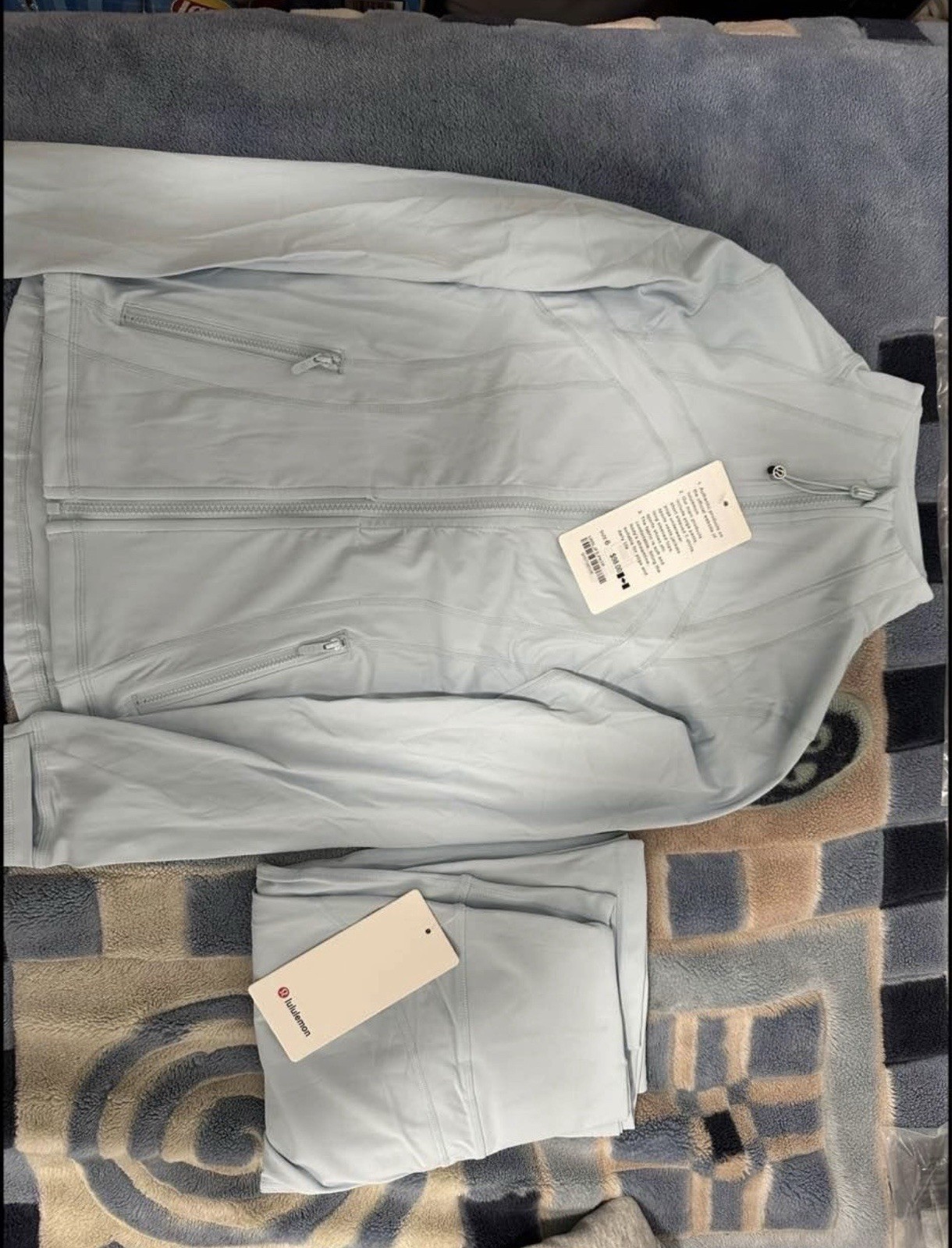 lululemon Women’s Track Jacket Light Blue Size 6 Full Zip Pockets Yoga Run