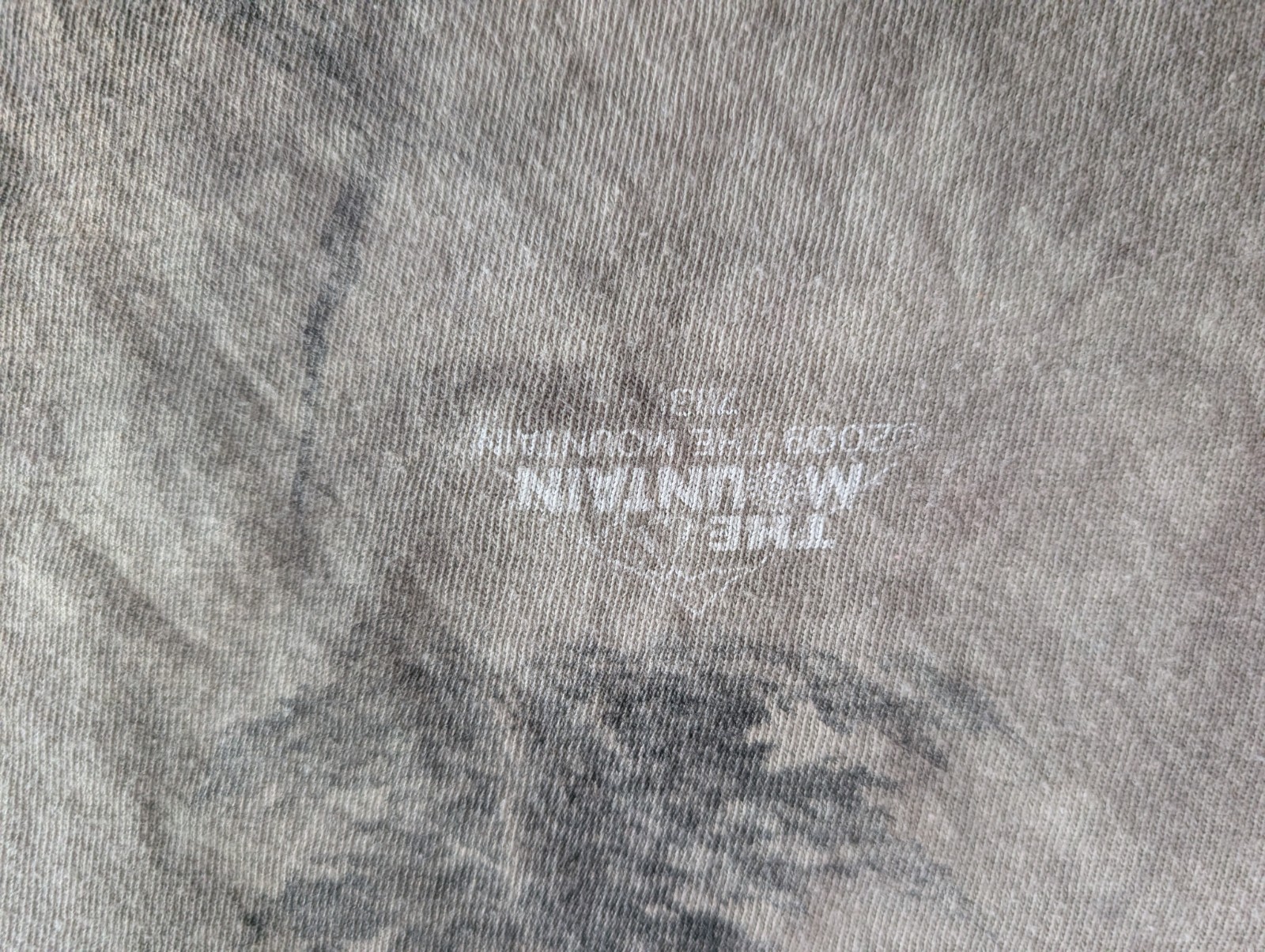 2009 Vintage The Mountain Brown Deer Graphic Print T-Shirt 100% Cotton