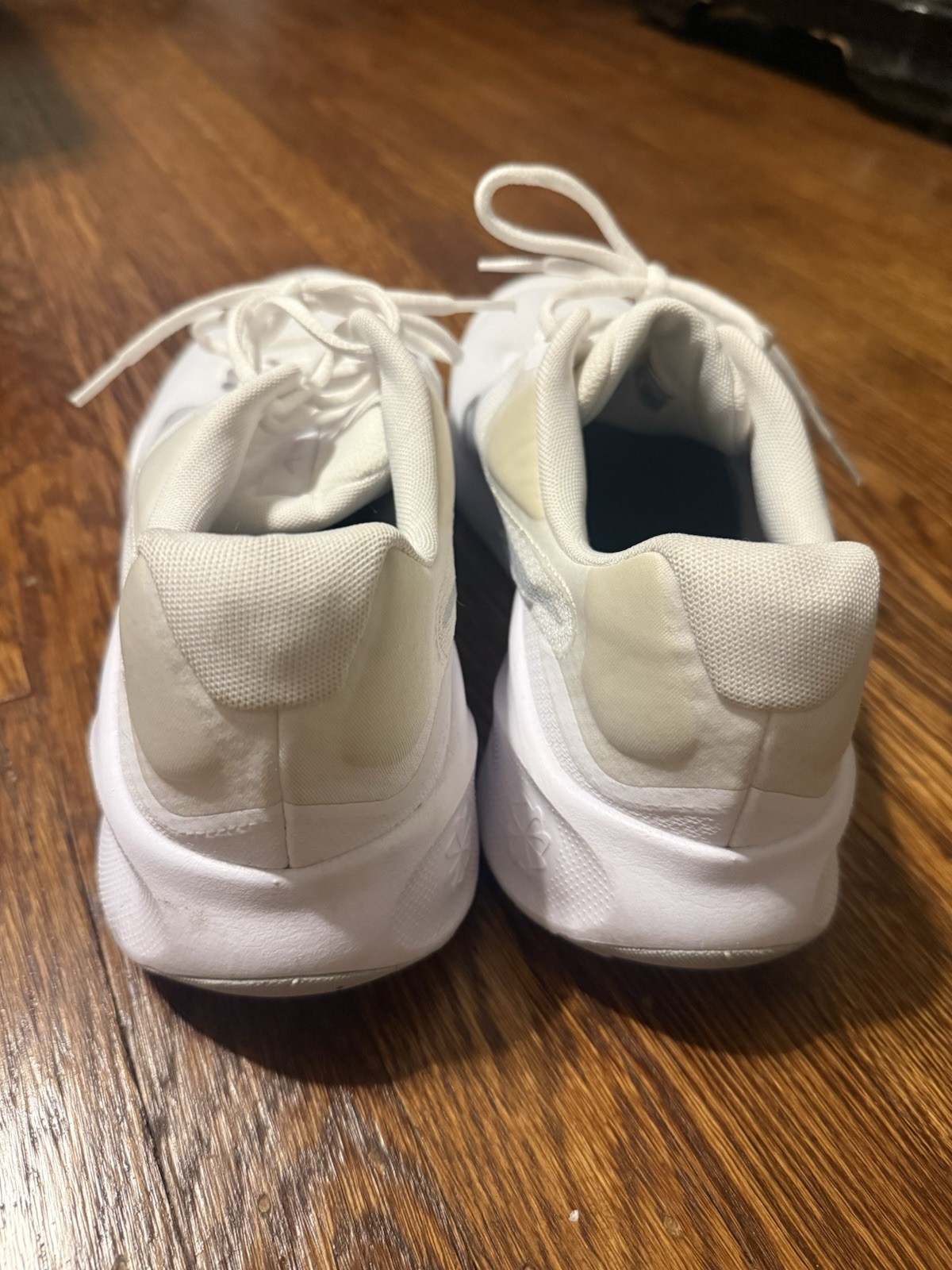 Nike Revolution 8 Men’s Low Top Road Running Lace-Up Sneakers White Size 12