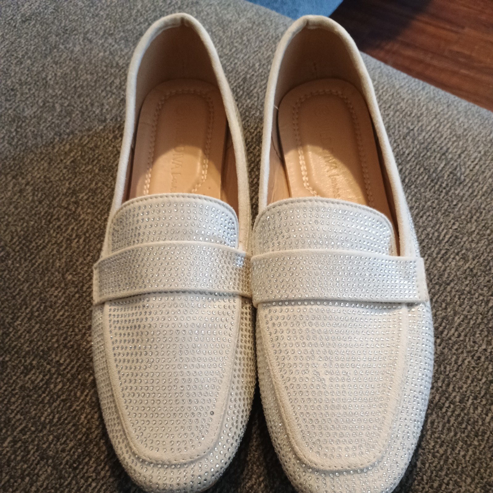Wild Diva Women’s Slip-On Loafer Flats beige/Silver Rhinestone Faux Leather 10