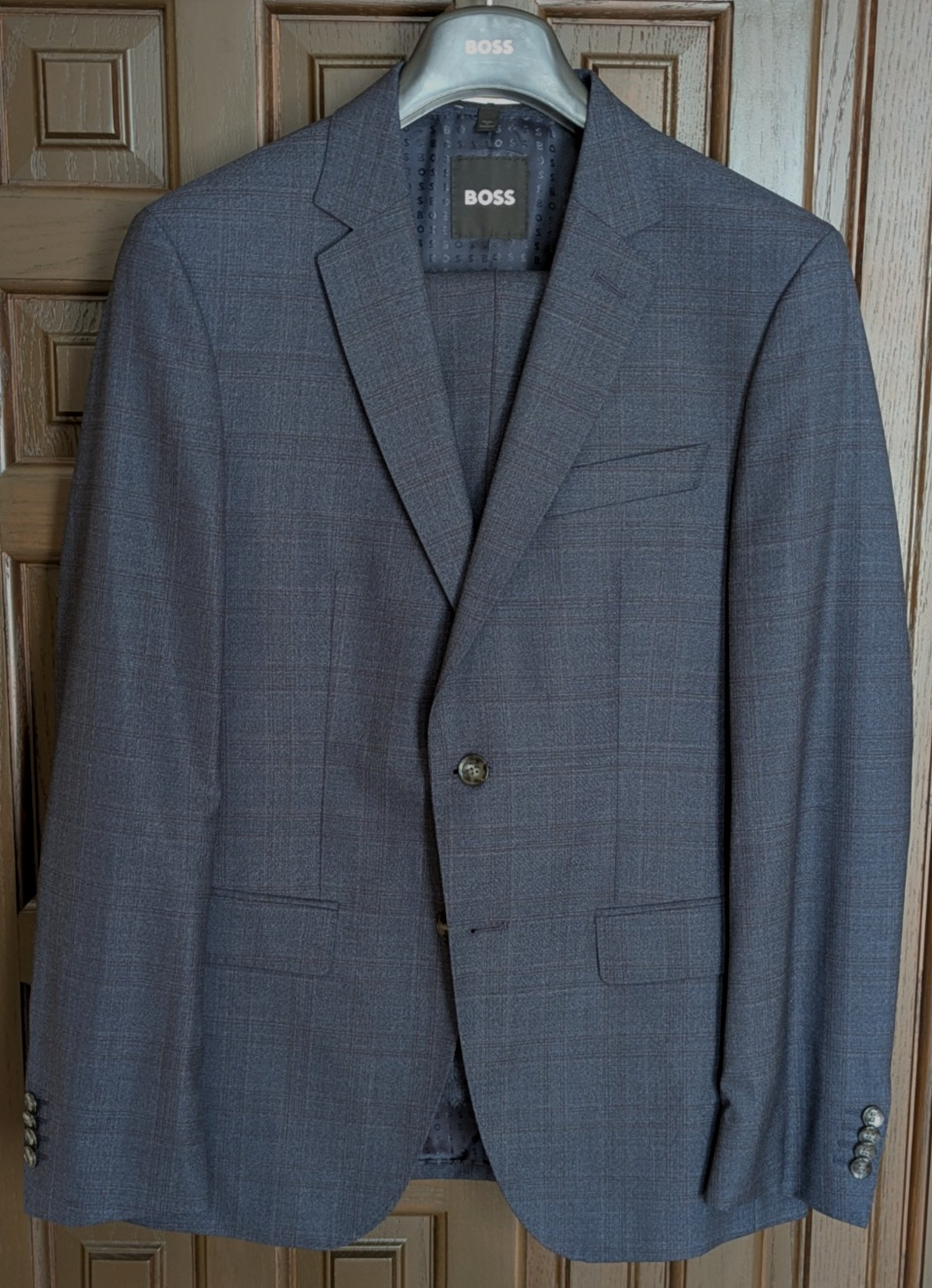 HUGO BOSS Huge 100% Virgin Wool Suit, Blue Plaid, Size 38 R NWOT – $895
